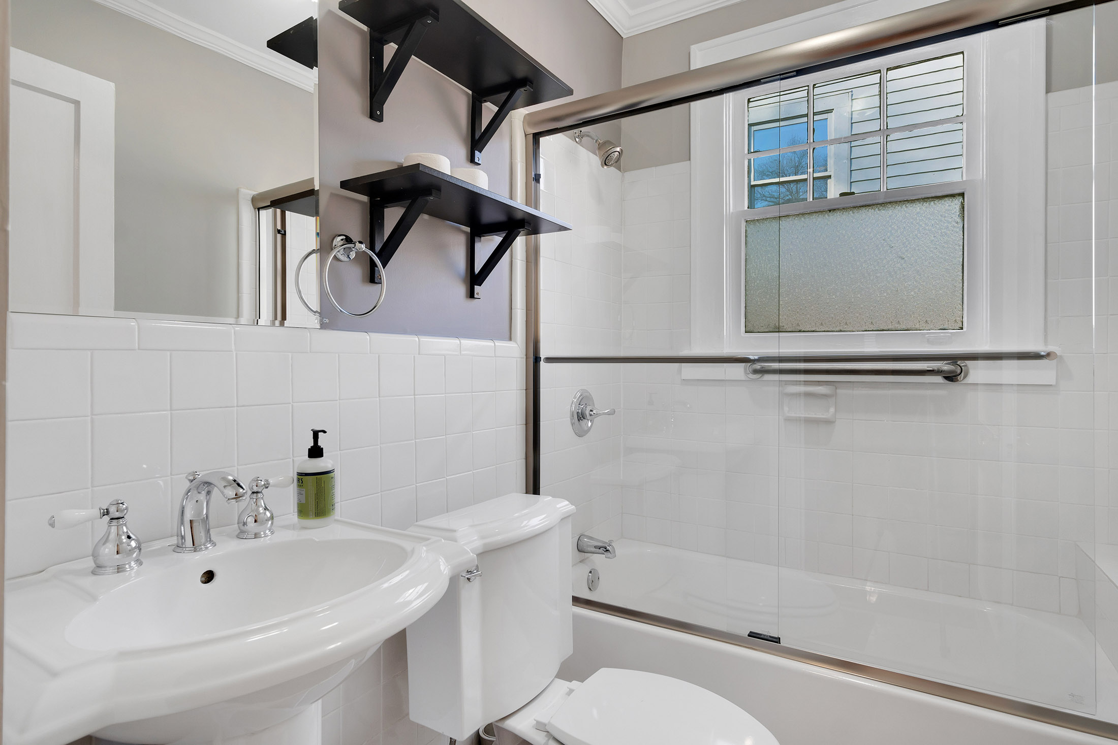  Beautifully Renovated Bungalow Perched above Orme Park in Virginia-Highland - 物件實景