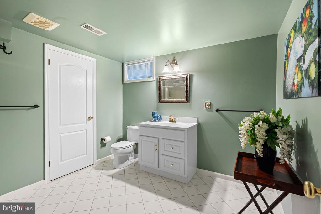 New Hope, Pennsylvania, 18938, United States, 4 Bedrooms Bedrooms, ,5 BathroomsBathrooms,Residential,For Sale,1987976