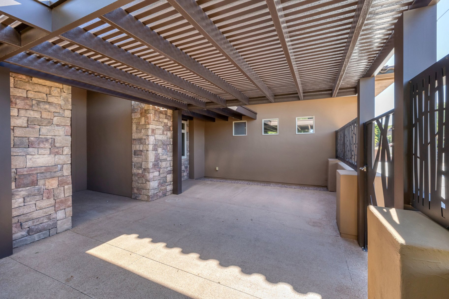  Indoor-Outdoor Living With Privacy, Space & Style In Washington Fields - 物件實景