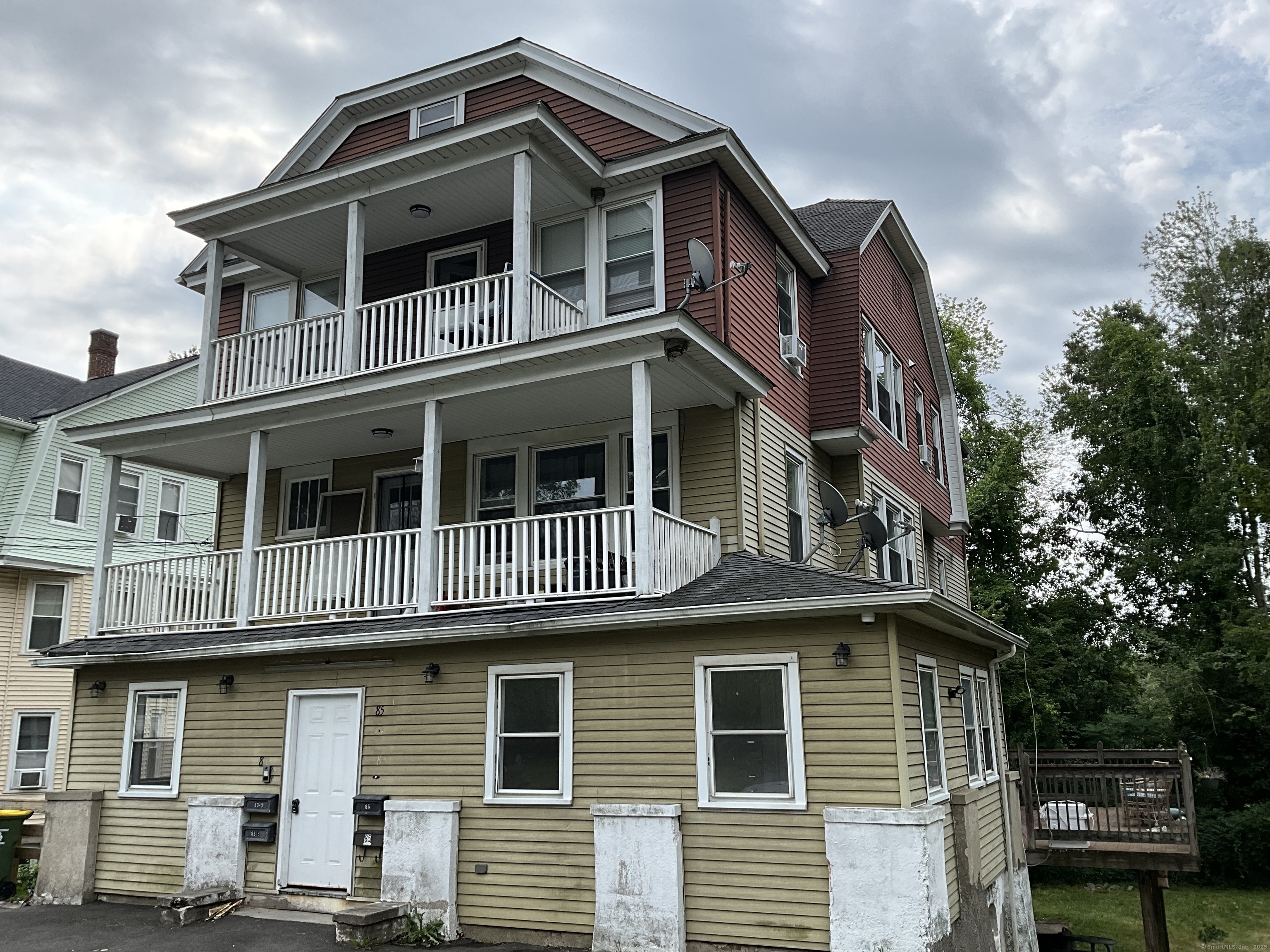 Waterbury, Connecticut, 06708, United States, 9 Bedrooms Bedrooms, ,3 BathroomsBathrooms,Residential,For Sale,1911329