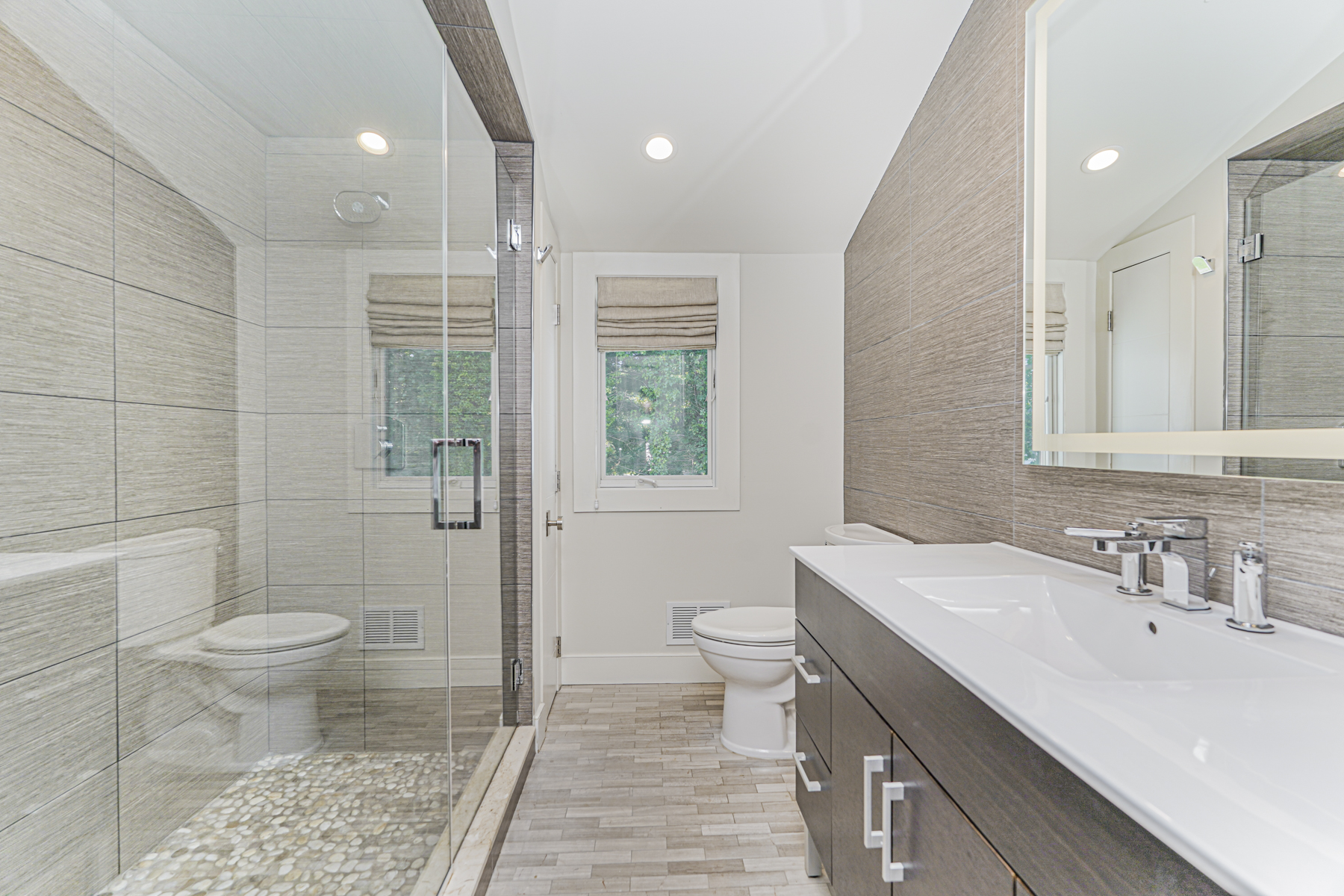 Staten Island, New York, 10304, United States, 4 Bedrooms Bedrooms, ,4 BathroomsBathrooms,Residential,For Sale,1949787