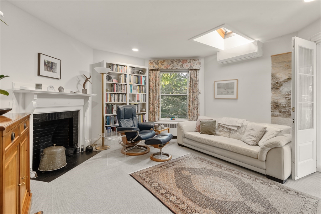 Cambridge, Massachusetts, 02138, United States, 6 Bedrooms Bedrooms, ,4 BathroomsBathrooms,Residential,For Sale,1957179