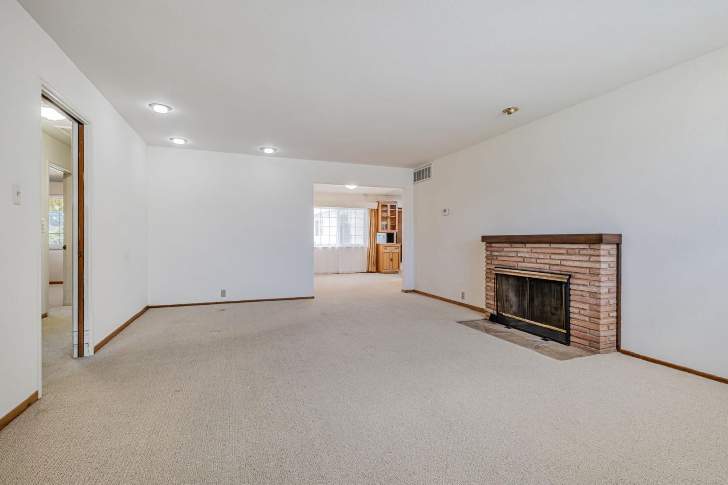 Watsonville, California, 95076, United States, 3 Bedrooms Bedrooms, ,2 BathroomsBathrooms,Residential,For Sale,1885327