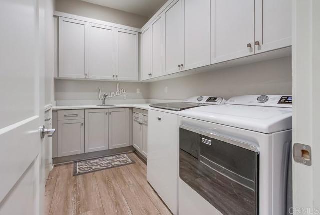 San Marcos, California, 92069, United States, 4 Bedrooms Bedrooms, ,5 BathroomsBathrooms,Residential,For Sale,1987036