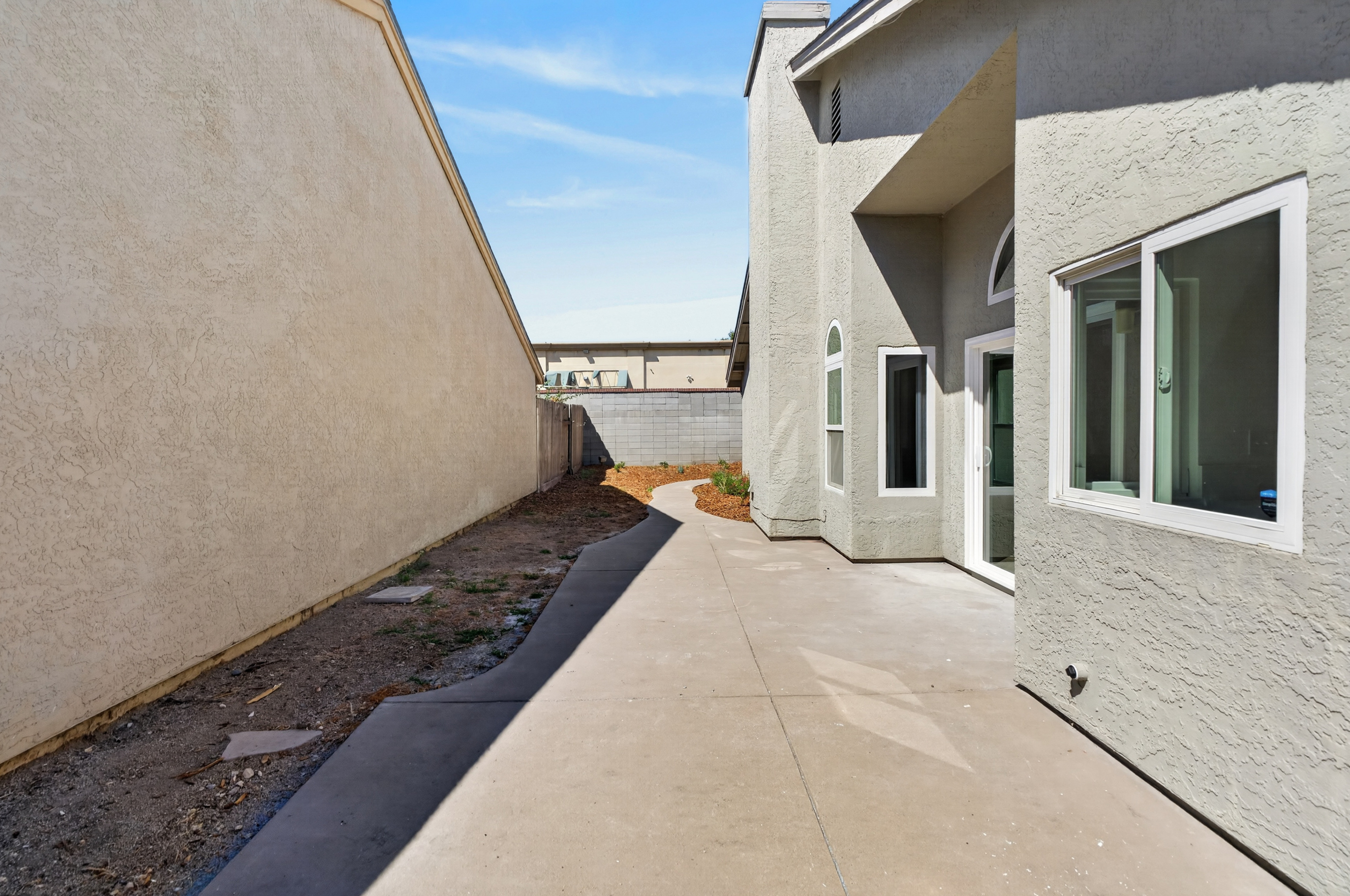  8048 Cardale Way, Sacramento, CA 95829 - 物件實景