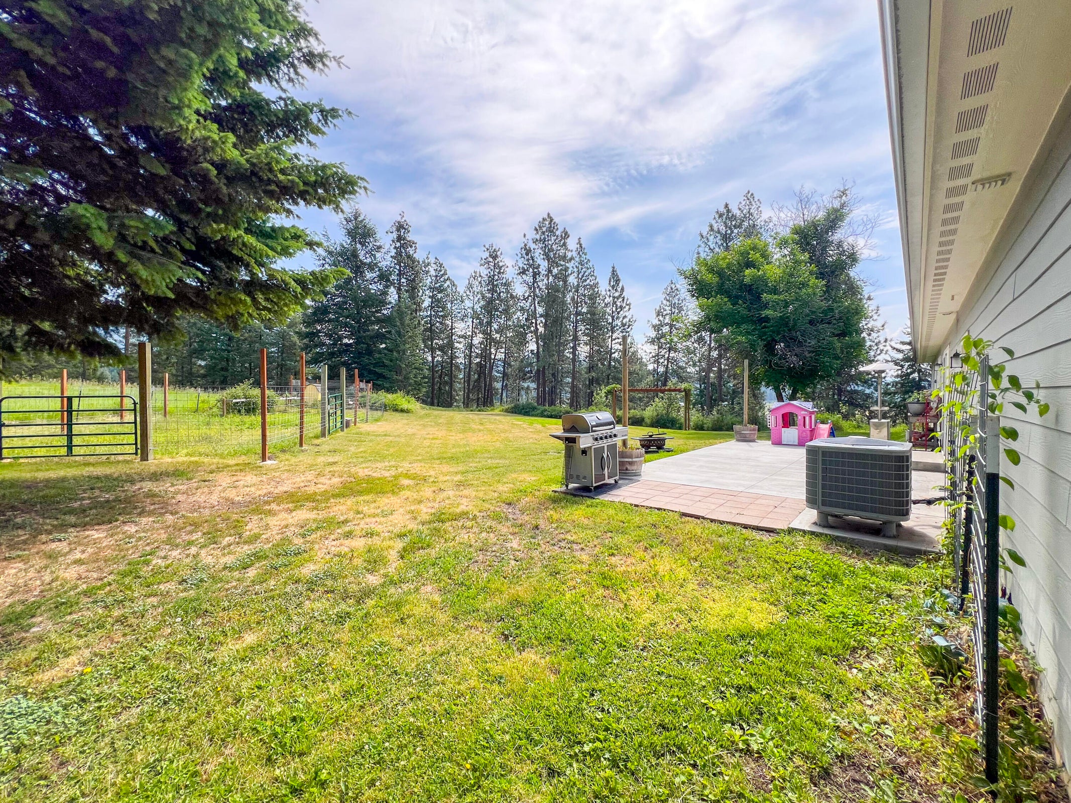 Colville, Washington, 99114, United States, 3 Bedrooms Bedrooms, ,2 BathroomsBathrooms,Residential,For Sale,1928026