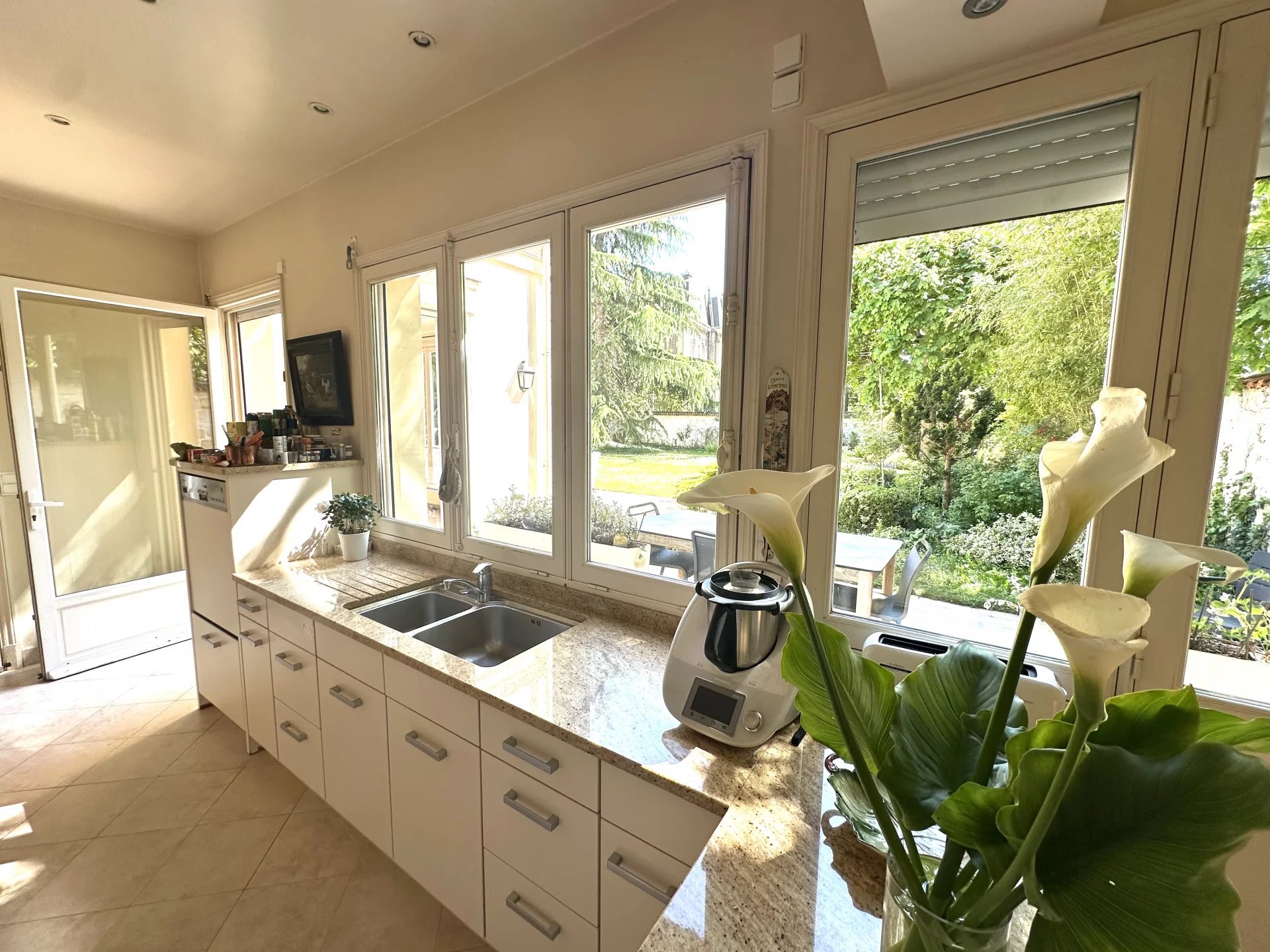 Le Vésinet, Île-de-France, 78110, FR, 5 Bedrooms Bedrooms, ,Residential,For Sale,1994336