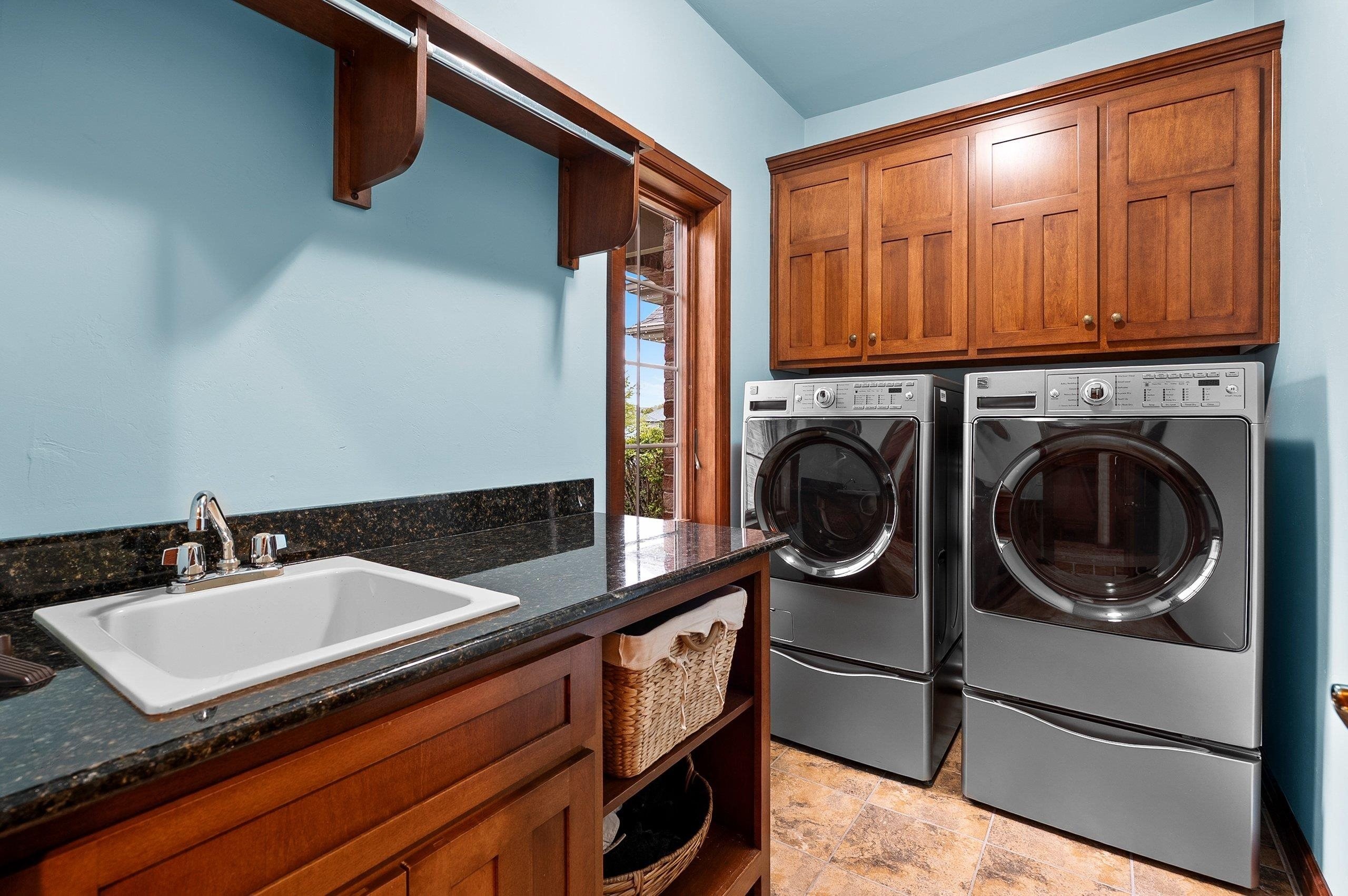 DE PERE, Wisconsin, 54115, United States, 3 Bedrooms Bedrooms, ,4 BathroomsBathrooms,Residential,For Sale,2048400