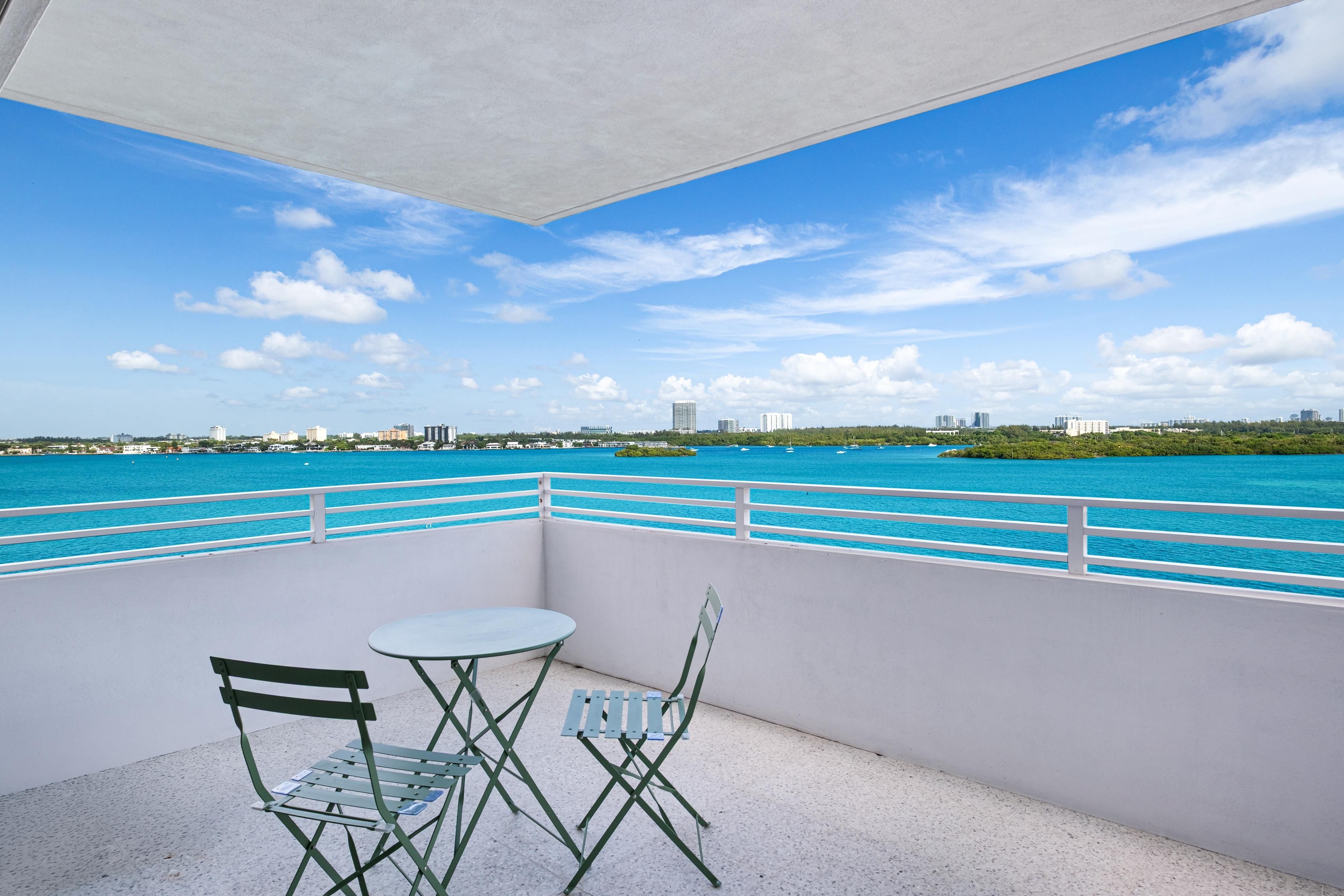  10300 W Bay Harbor Dr, Bay Harbor Islands, FL, 33154 - 物件實景