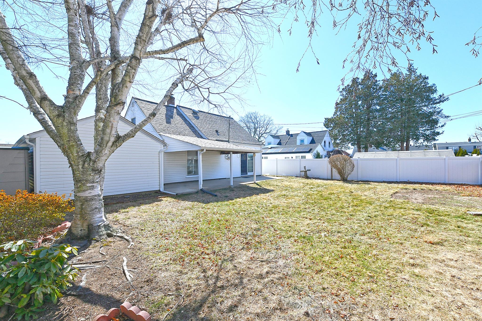 Levittown, New York, 11756, United States, 3 Bedrooms Bedrooms, ,1 BathroomBathrooms,Residential,For Sale,1737239