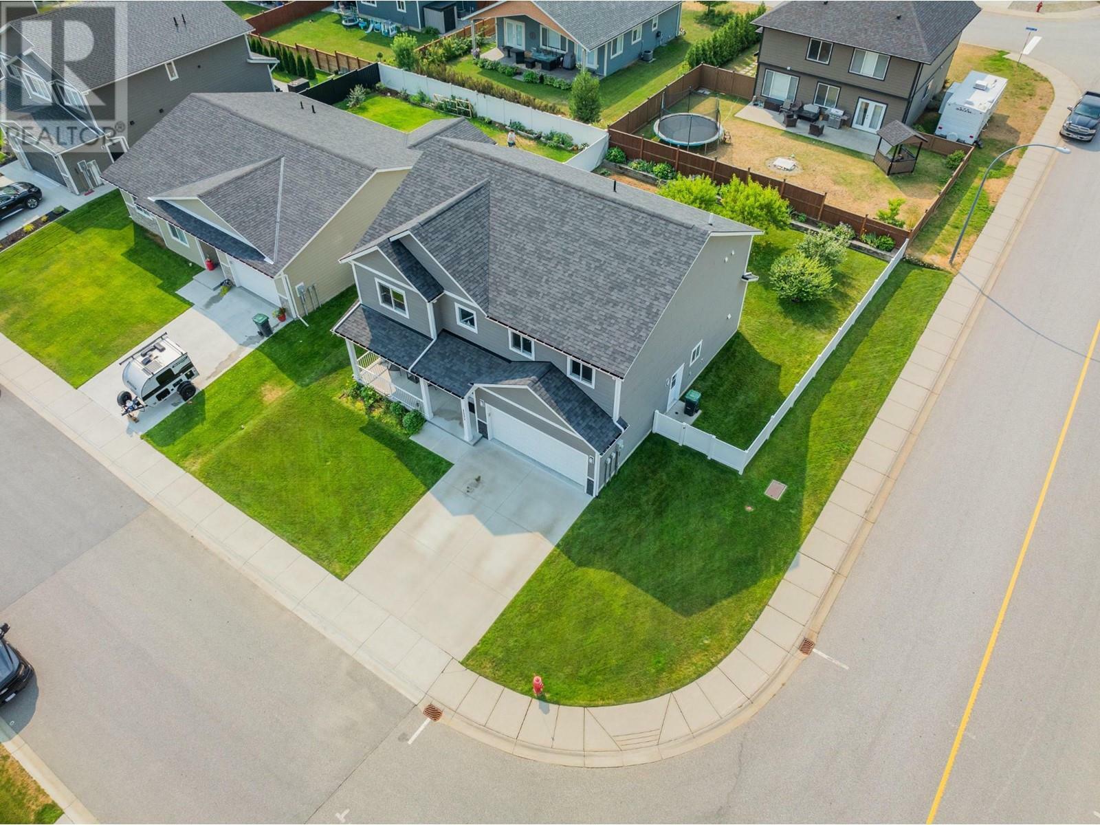 CASTLEGAR, British Columbia, V1N 4X8, CA, 4 Bedrooms Bedrooms, ,2 BathroomsBathrooms,Residential,For Sale,1839232