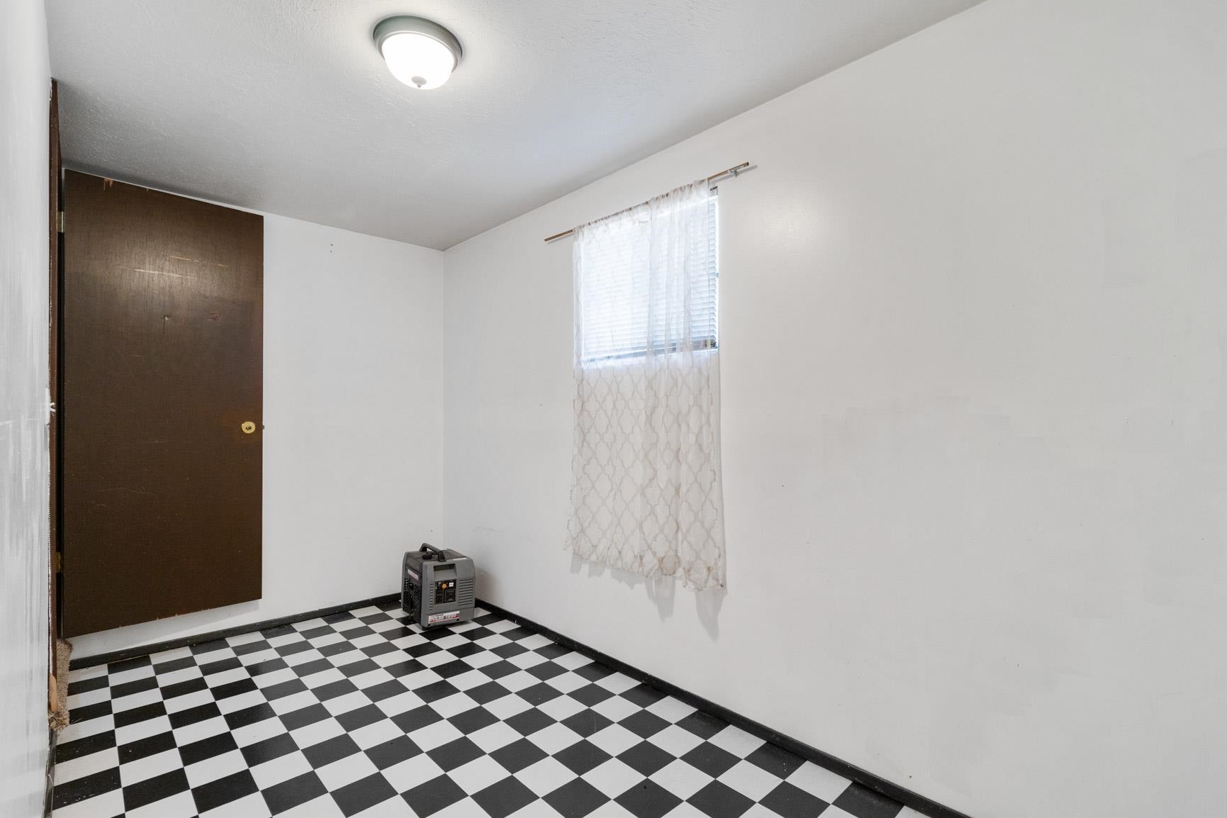 Spokane, Washington, 99218, United States, ,Residential,For Sale,1868872
