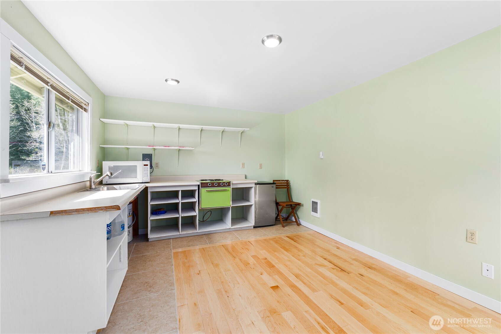 Friday Harbor, Washington, 98250, United States, 3 Bedrooms Bedrooms, ,1 BathroomBathrooms,Residential,For Sale,1770536