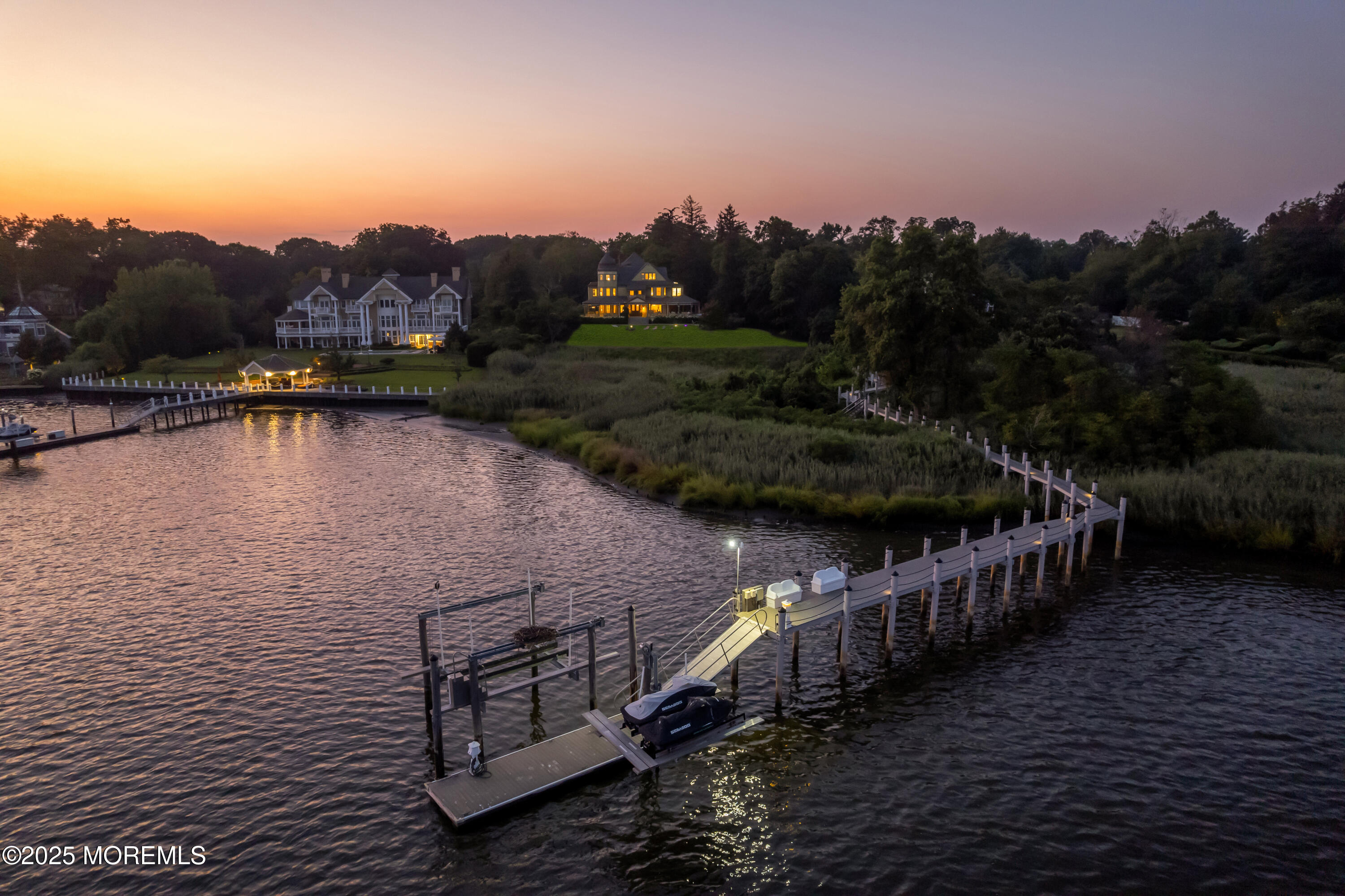 Red Bank, New Jersey, 07701, United States, 9 Bedrooms Bedrooms, ,6 BathroomsBathrooms,Residential,For Sale,1934404