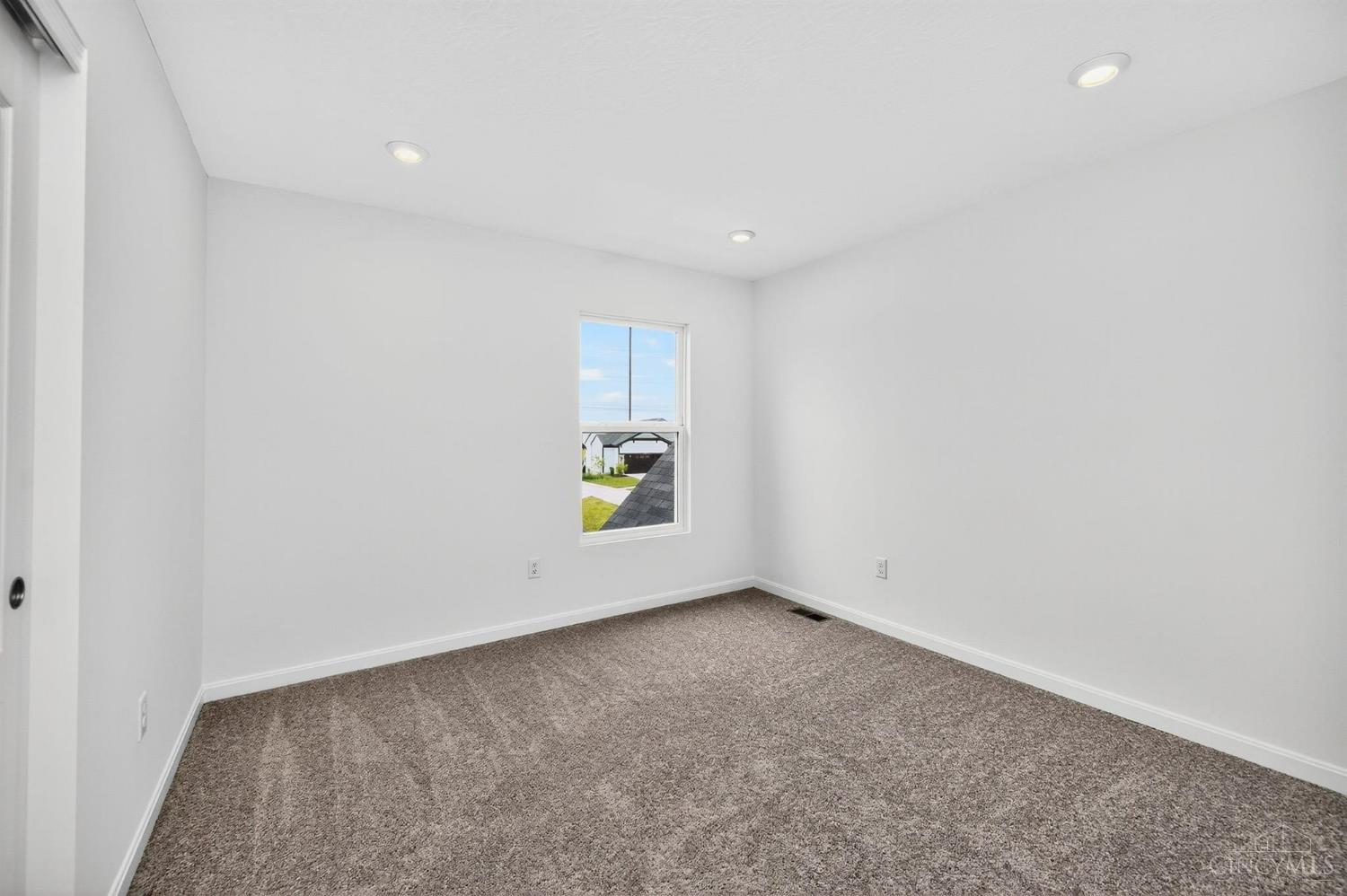 Turtle Creek Twp, Ohio, 45036, United States, 5 Bedrooms Bedrooms, ,4 BathroomsBathrooms,Residential,For Sale,1890162