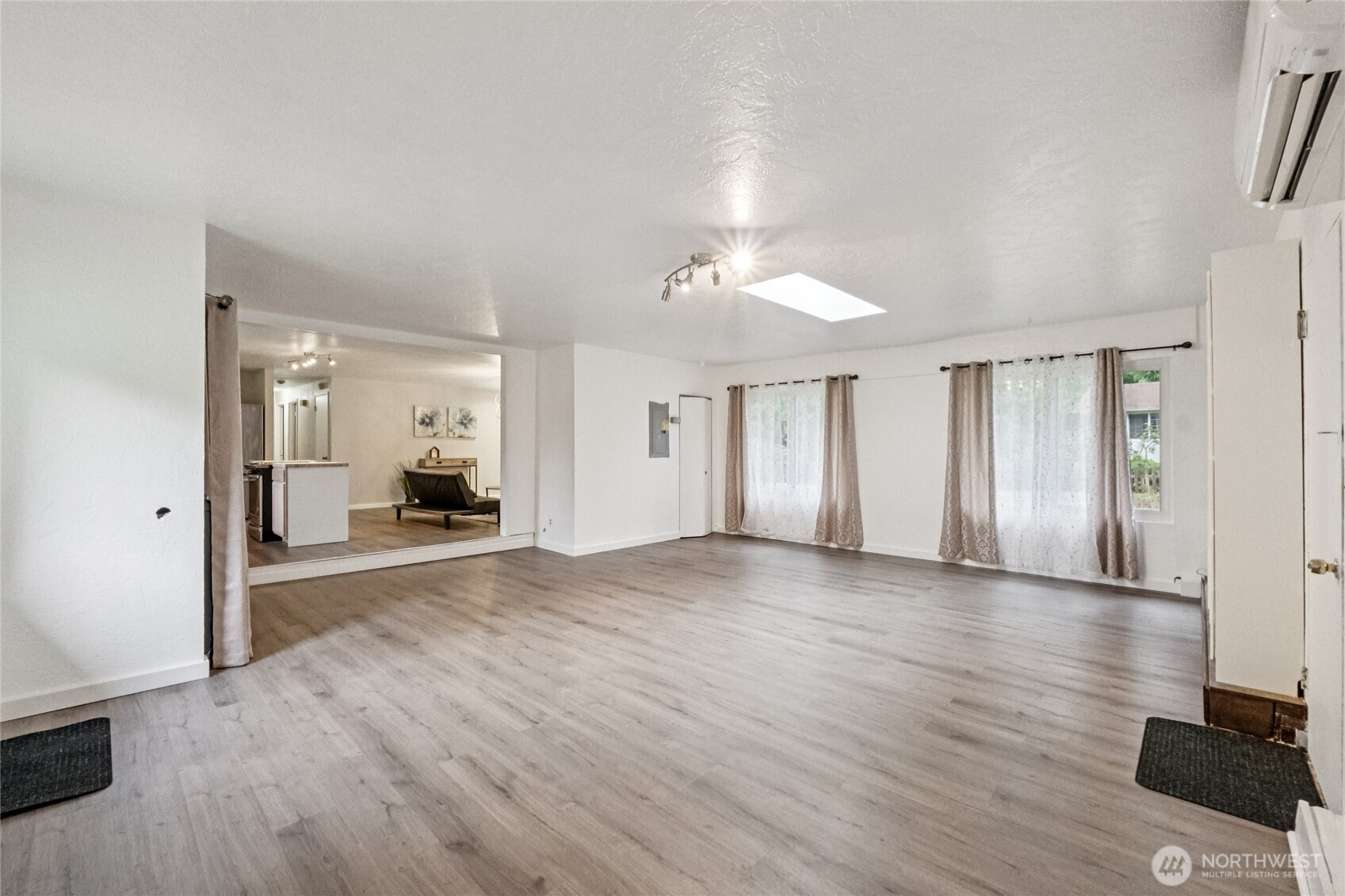 Bothell, Washington, 98021, United States, 3 Bedrooms Bedrooms, ,1 BathroomBathrooms,Residential,For Sale,2009966