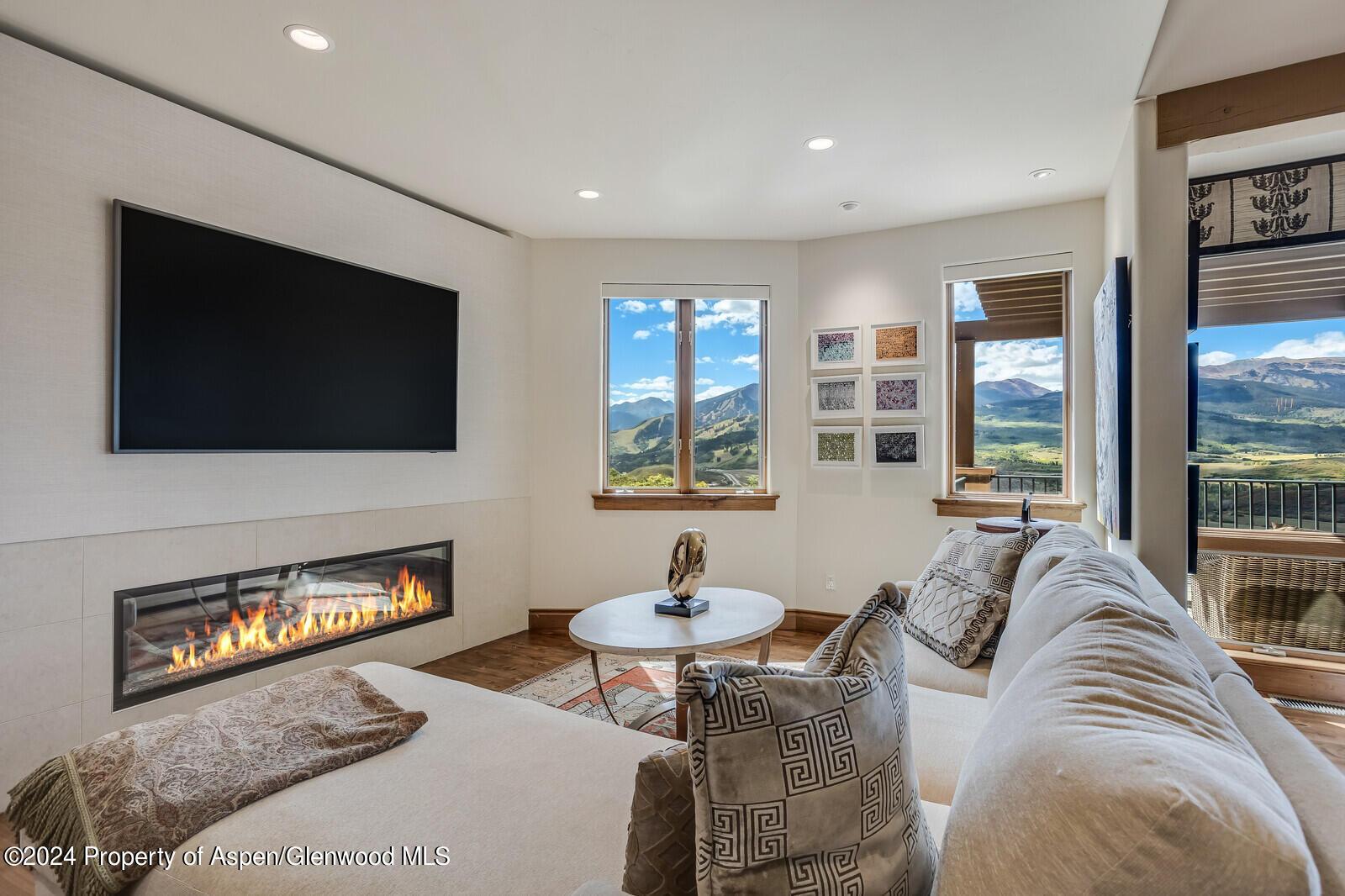 Aspen, Colorado, 81611, United States, 5 Bedrooms Bedrooms, ,6 BathroomsBathrooms,Residential,For Sale,1807342