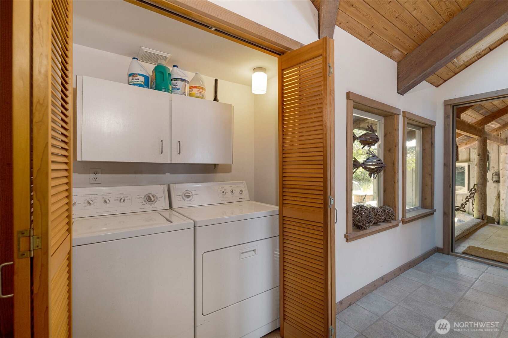 Henry Island, Washington, 98250, United States, 4 Bedrooms Bedrooms, ,1 BathroomBathrooms,Residential,For Sale,1988097