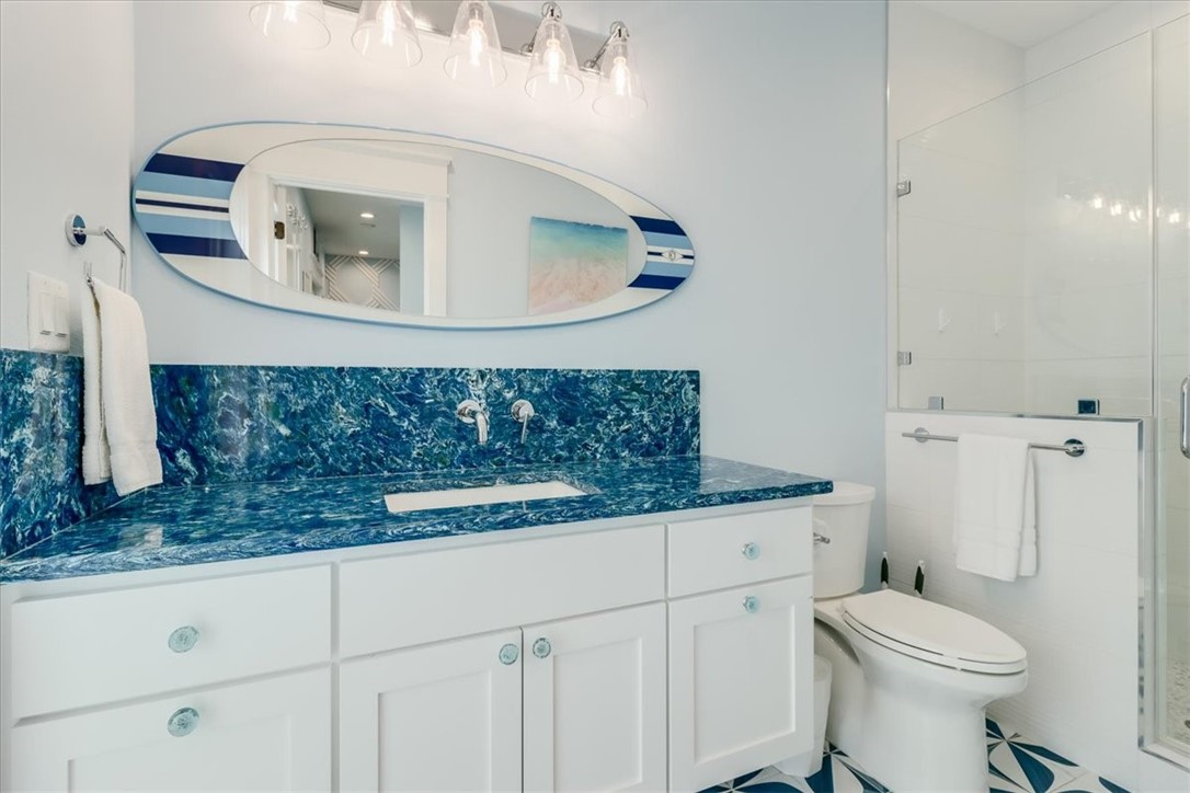 Port Aransas, Texas, 78373, United States, 6 Bedrooms Bedrooms, ,5 BathroomsBathrooms,Residential,For Sale,1829566