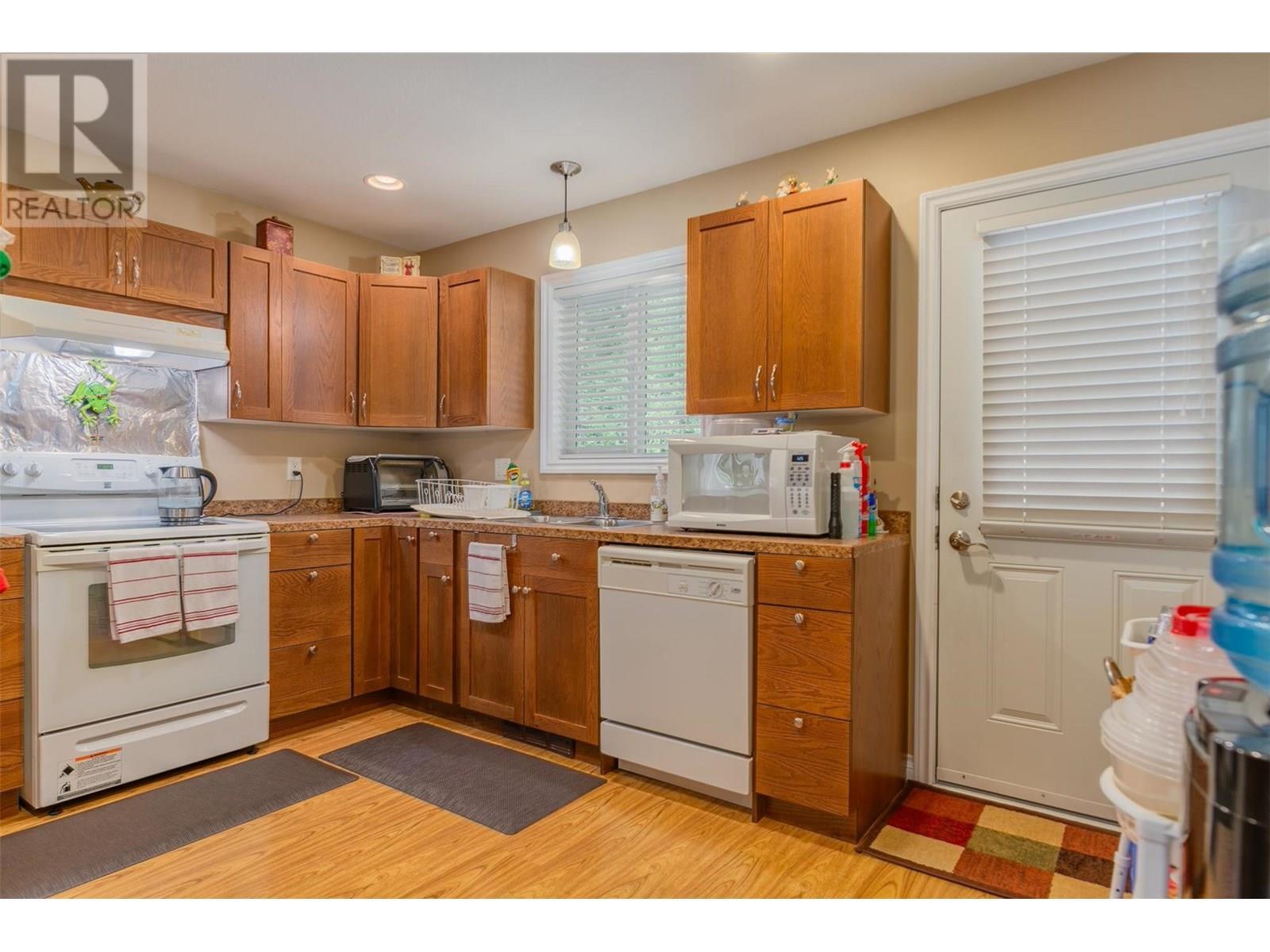 CASTLEGAR, British Columbia, V1N 1J7, CA, 3 Bedrooms Bedrooms, ,2 BathroomsBathrooms,Residential,For Sale,1913084