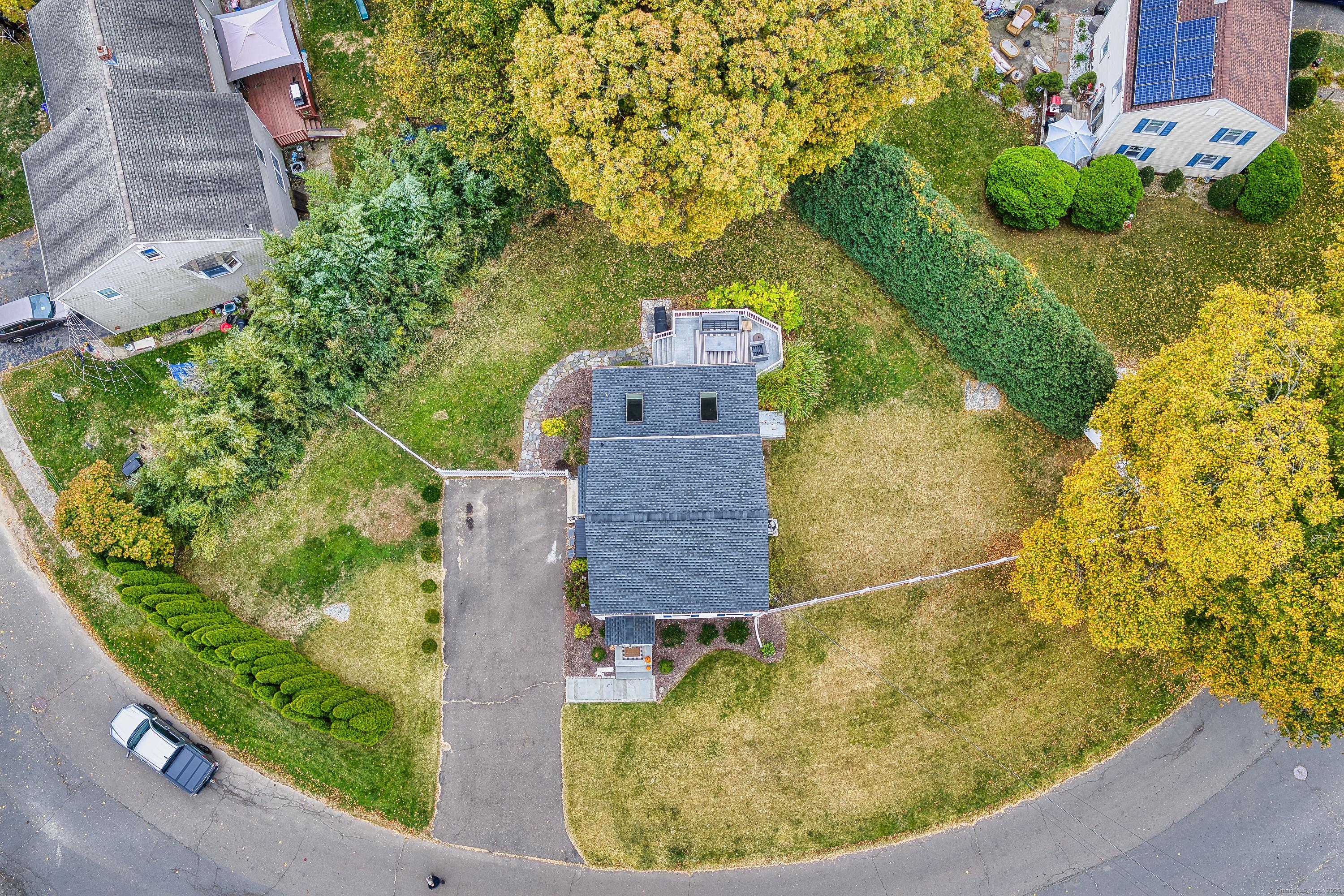 Stratford, Connecticut, 06614, United States, 3 Bedrooms Bedrooms, ,2 BathroomsBathrooms,Residential,For Sale,1978049