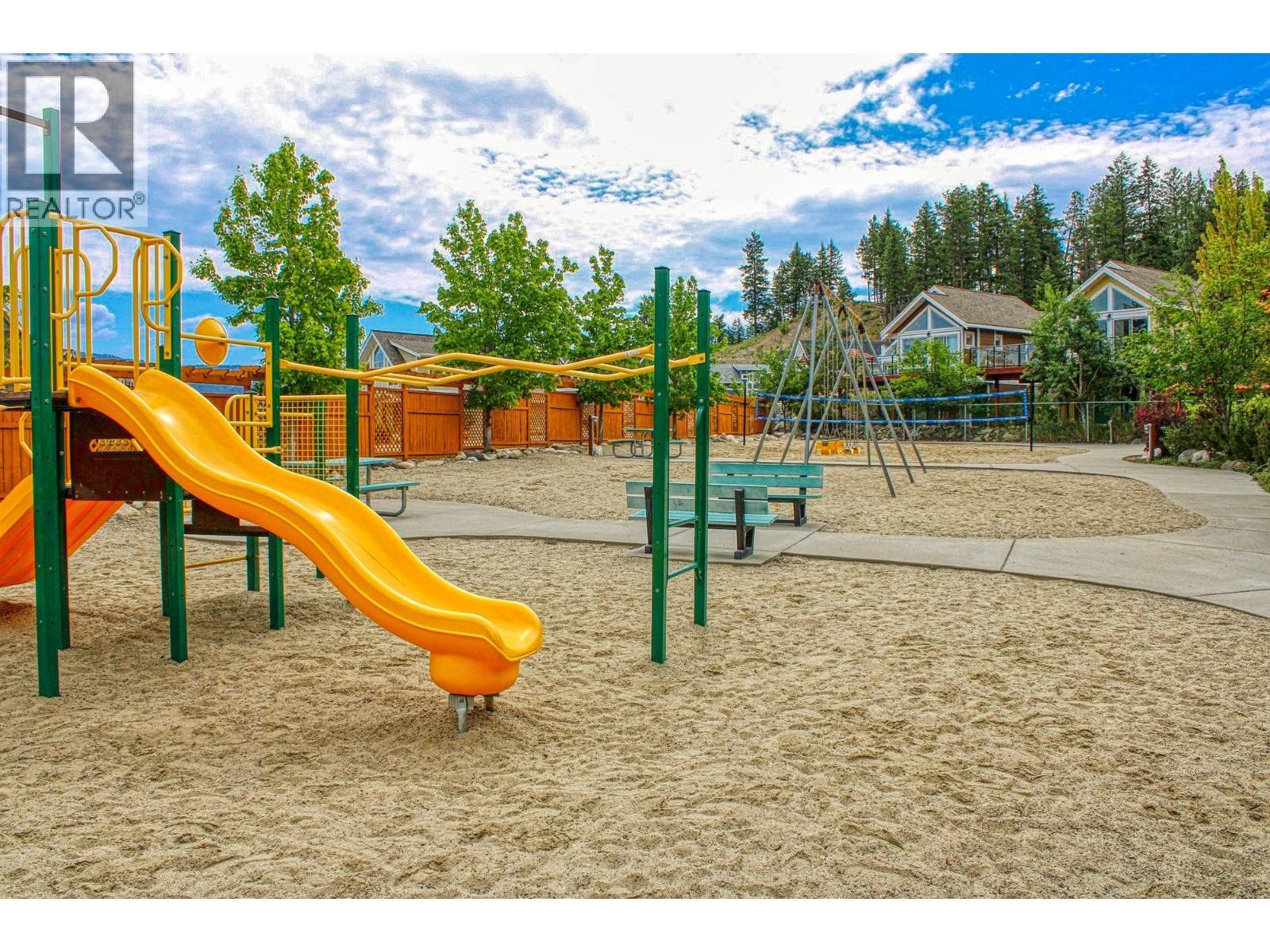 KELOWNA, British Columbia, V1Z 3R8, CA, 3 Bedrooms Bedrooms, ,2 BathroomsBathrooms,Residential,For Sale,1918397