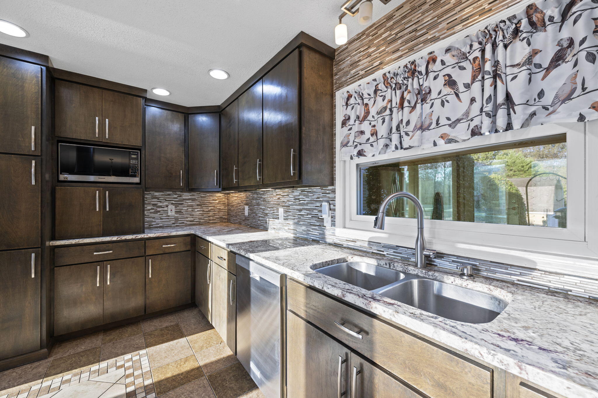 Cleveland, Tennessee, 37312, United States, 3 Bedrooms Bedrooms, ,4 BathroomsBathrooms,Residential,For Sale,1988067