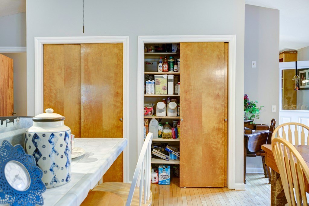 Hiawassee, Georgia, 30546, United States, 2 Bedrooms Bedrooms, ,3 BathroomsBathrooms,Residential,For Sale,1979579