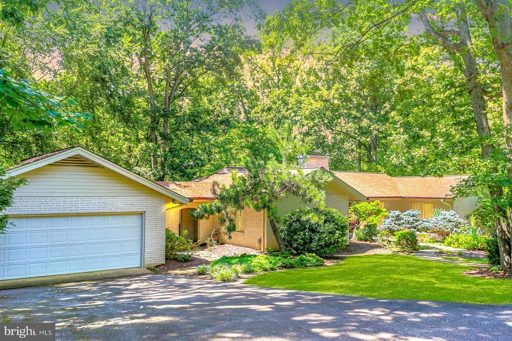 Fredericksburg, Virginia, 22401, United States, 4 Bedrooms Bedrooms, ,4 BathroomsBathrooms,Residential,For Sale,1917232
