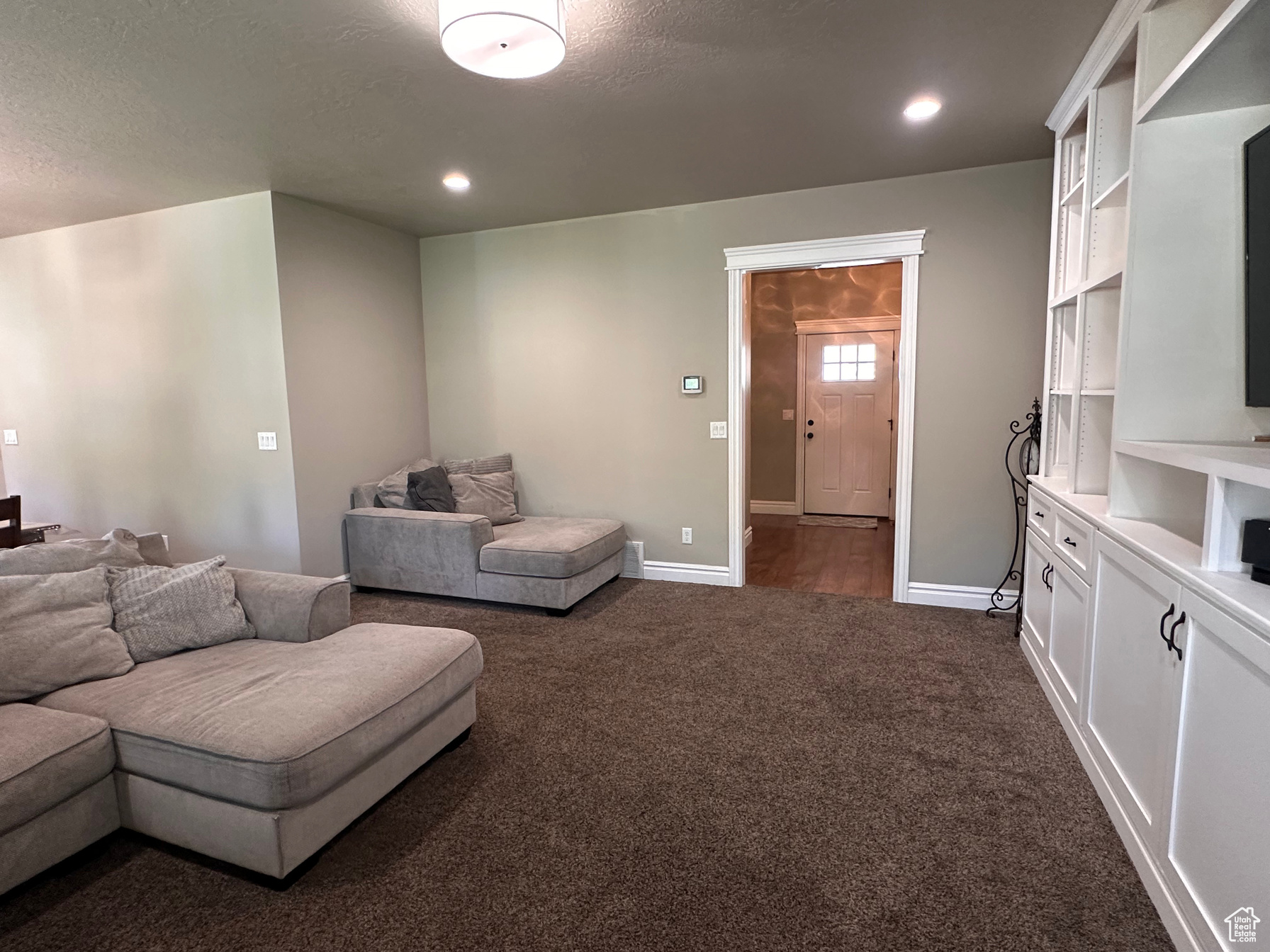 Roosevelt, Utah, 84066, United States, 6 Bedrooms Bedrooms, ,3 BathroomsBathrooms,Residential,For Sale,1976583