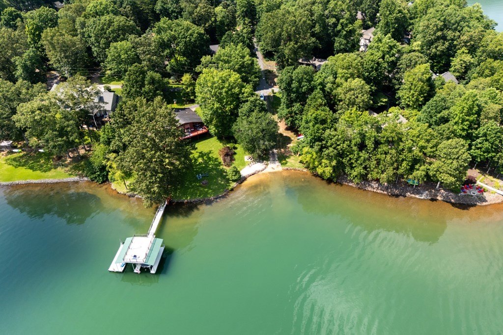 Hayesville, North Carolina, 28904, United States, 4 Bedrooms Bedrooms, ,3 BathroomsBathrooms,Residential,For Sale,1983096