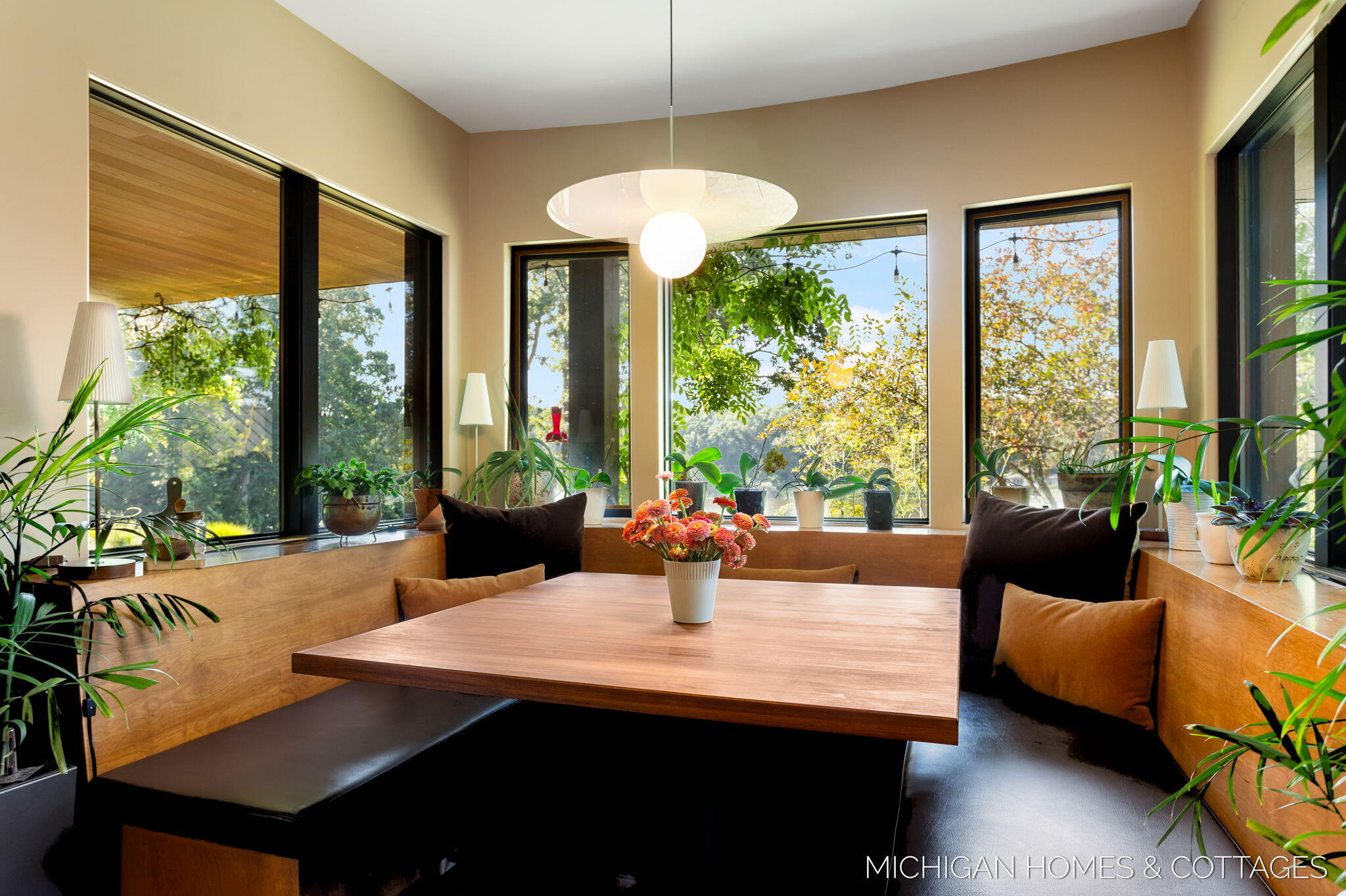 Saugatuck, Michigan, 49453, United States, 5 Bedrooms Bedrooms, ,4 BathroomsBathrooms,Residential,For Sale,1940964