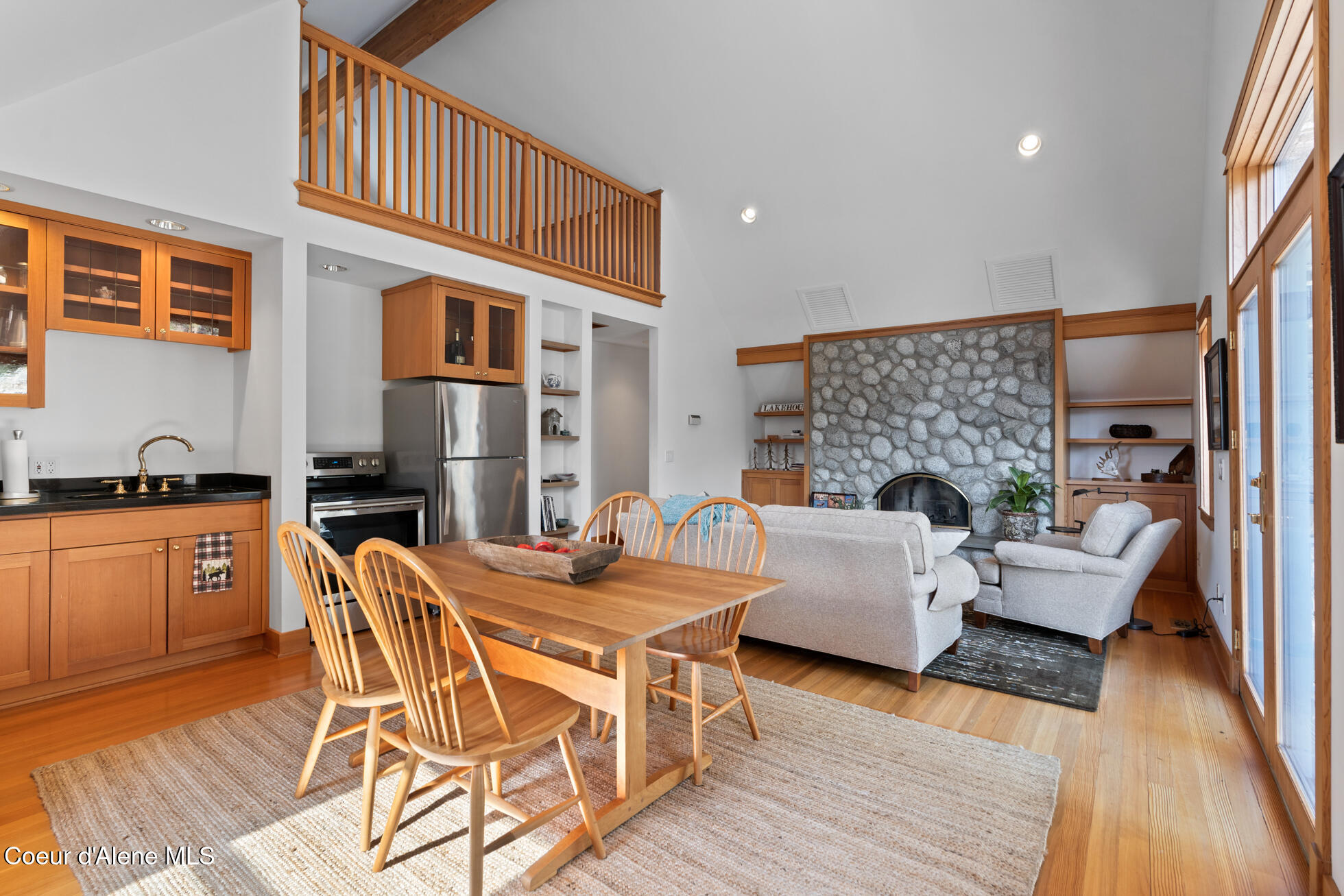 Coeur d'Alene, Idaho, 83814, United States, 4 Bedrooms Bedrooms, ,5 BathroomsBathrooms,Residential,For Sale,1864122