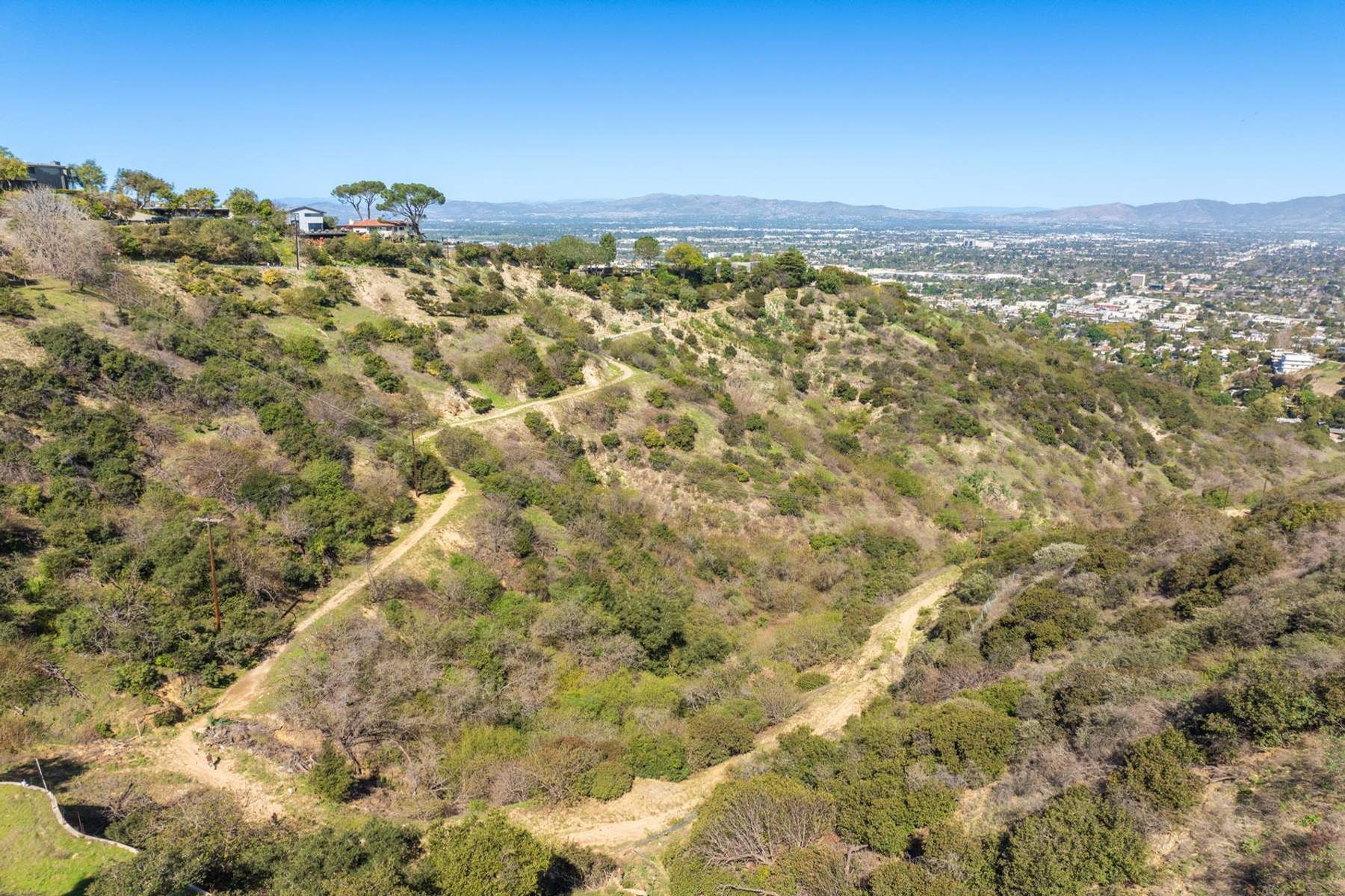  13511 Mulholland Dr - 物件實景