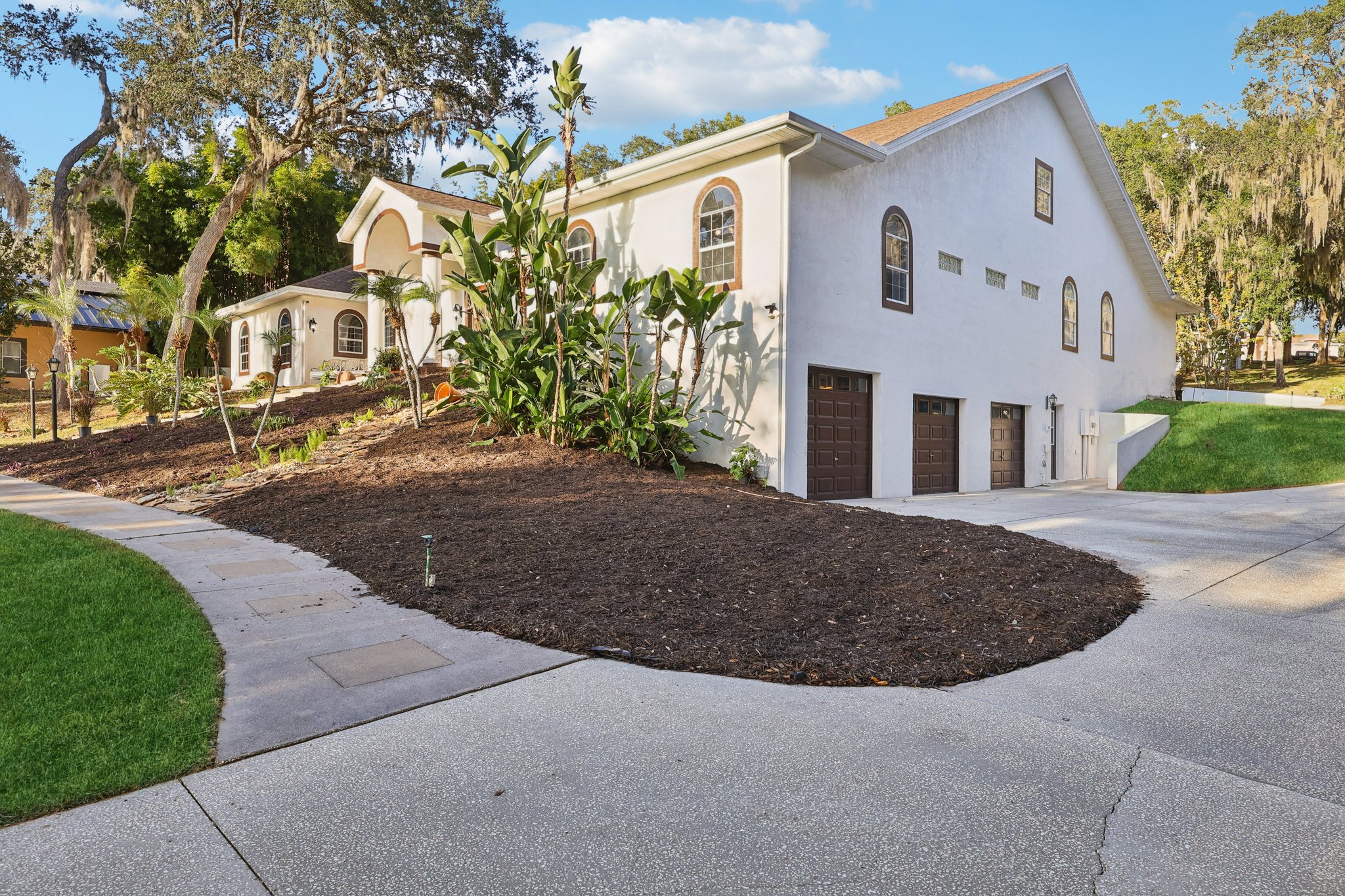 Minneola, Florida, 34715, United States, 4 Bedrooms Bedrooms, ,5 BathroomsBathrooms,Residential,For Sale,2006157