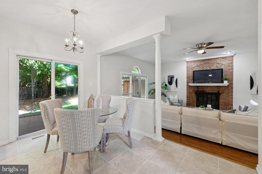 Fairfax Station, Virginia, 22039, United States, 5 Bedrooms Bedrooms, ,4 BathroomsBathrooms,Residential,For Sale,1887245