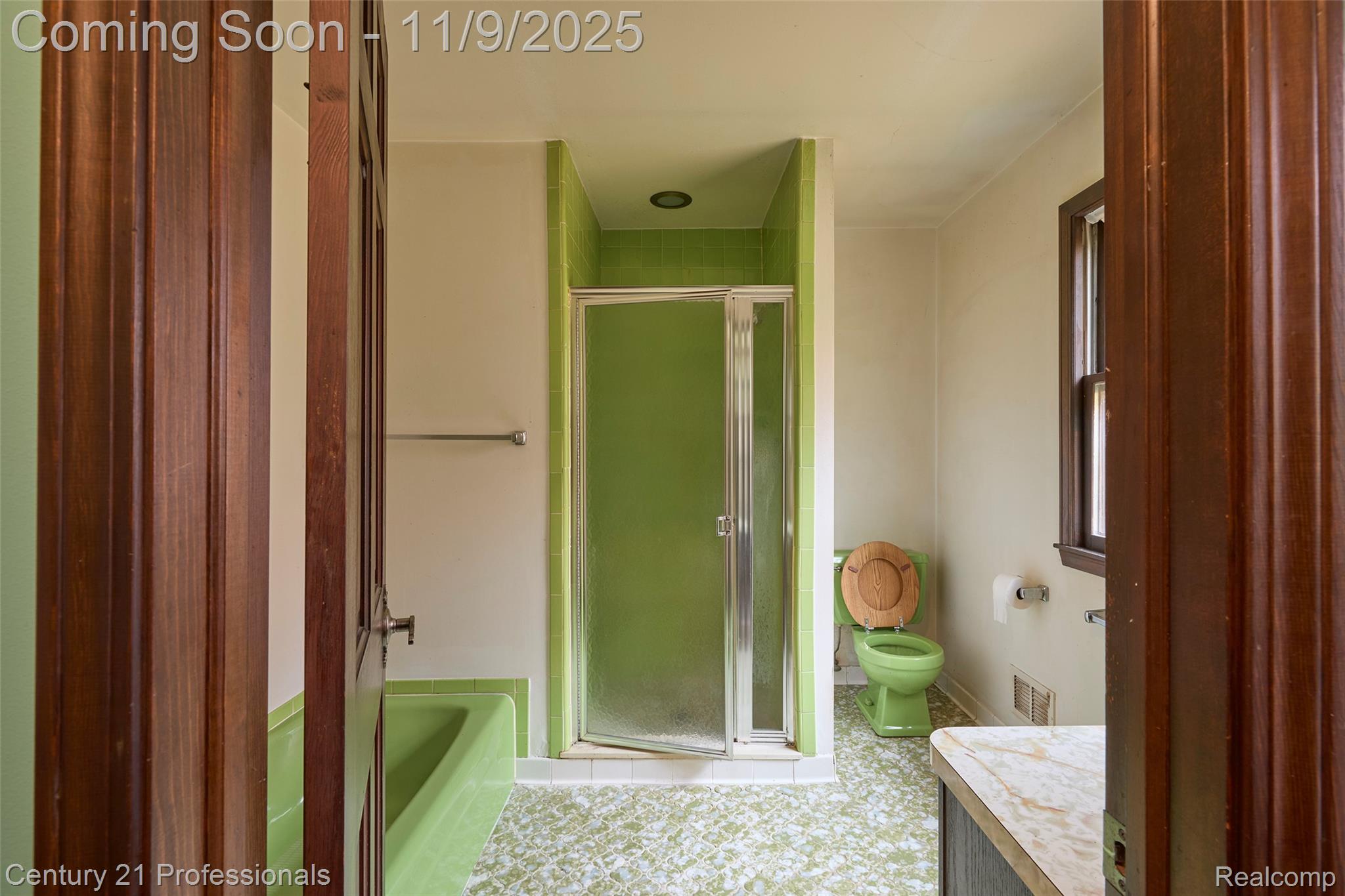 Rochester, Michigan, 48306, United States, 5 Bedrooms Bedrooms, ,6 BathroomsBathrooms,Residential,For Sale,1987117