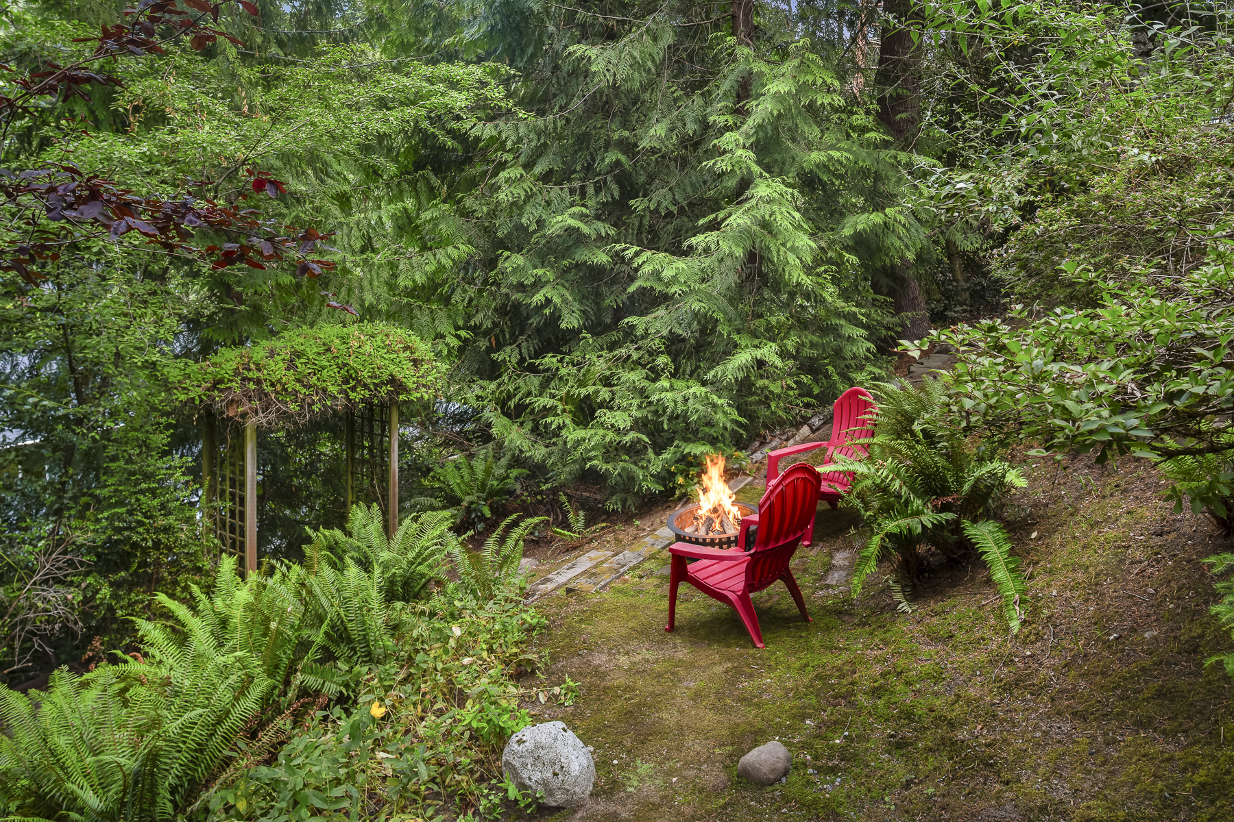  14130 SE 49th Place, Bellevue, WA 98006 - 物件實景