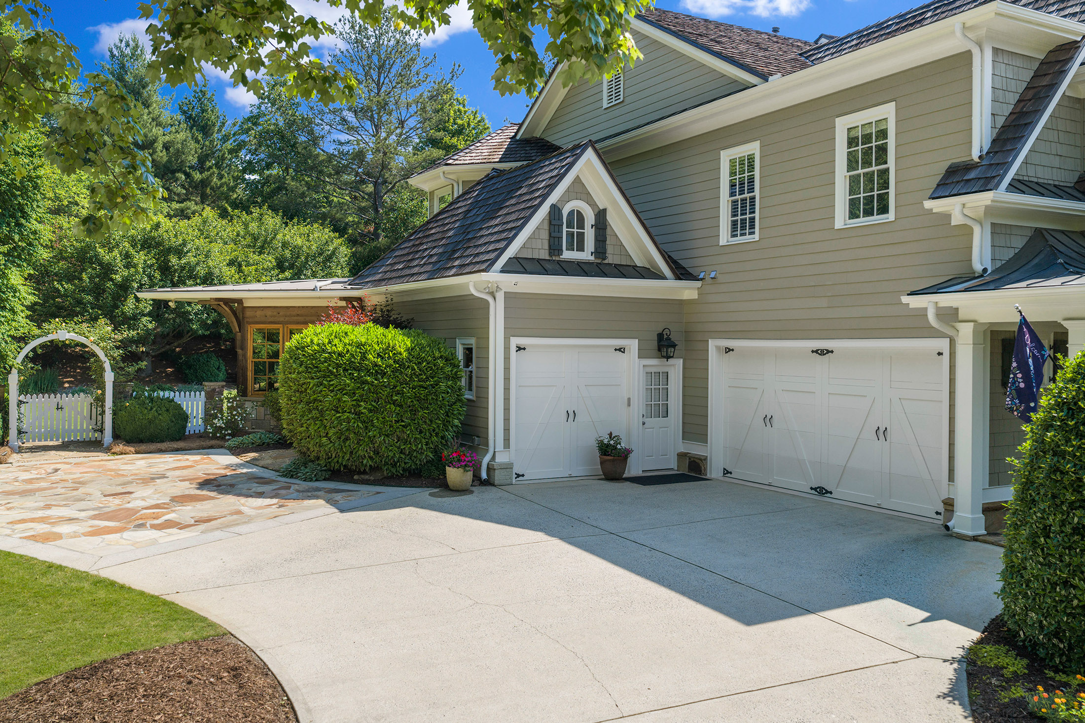  Estate-style Living in One of Milton