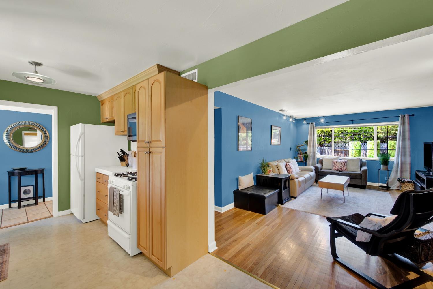 Carmichael, California, 95608, United States, 3 Bedrooms Bedrooms, ,2 BathroomsBathrooms,Residential,For Sale,1896985