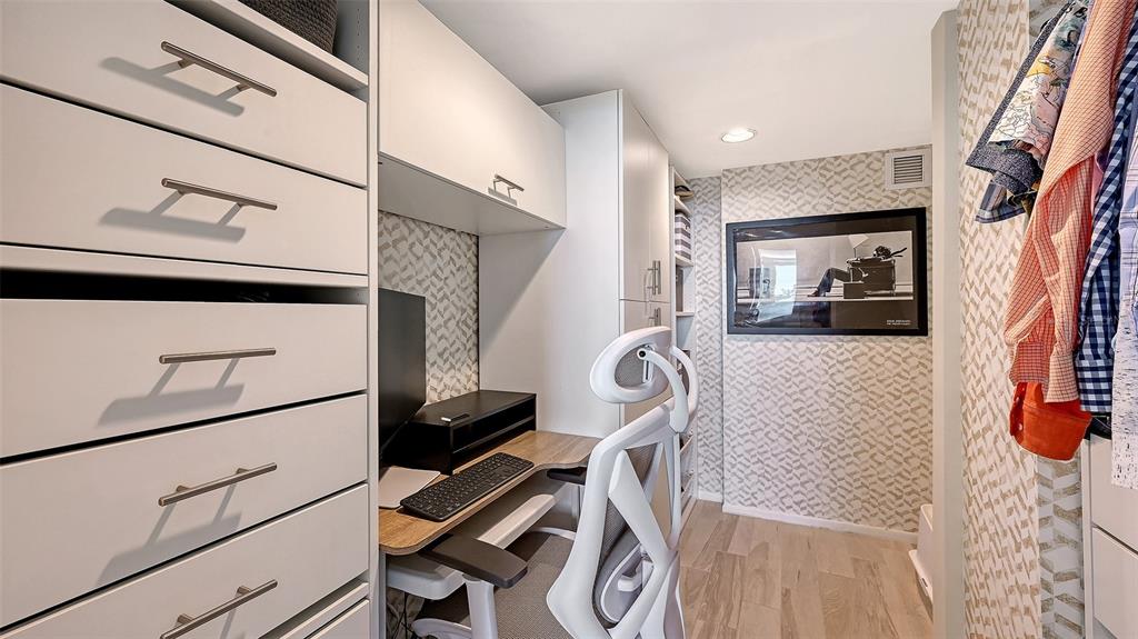 Sarasota, Florida, 34236, United States, 1 Bedroom Bedrooms, ,2 BathroomsBathrooms,Residential,For Sale,1985028