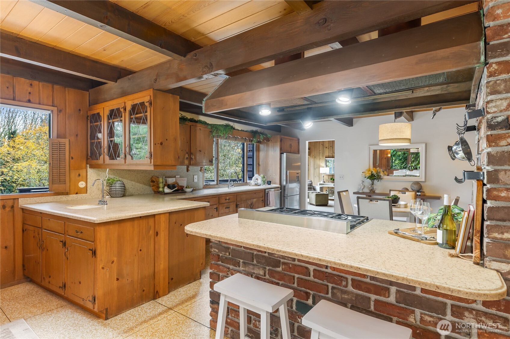 Bellevue, Washington, 98008, United States, 5 Bedrooms Bedrooms, ,2 BathroomsBathrooms,Residential,For Sale,2003304