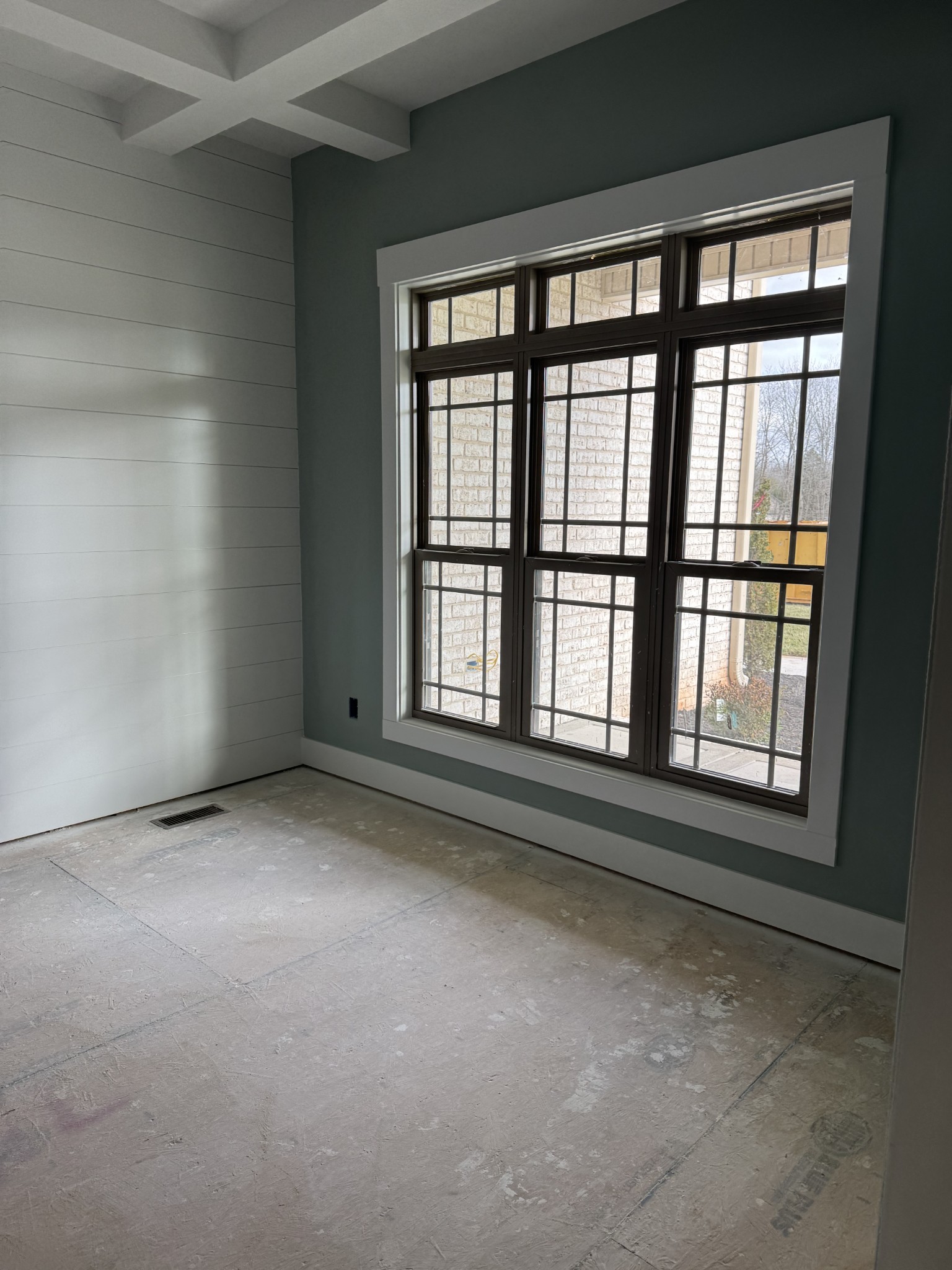 Clarksville, Tennessee, 37042, United States, 3 Bedrooms Bedrooms, ,4 BathroomsBathrooms,Residential,For Sale,2006024