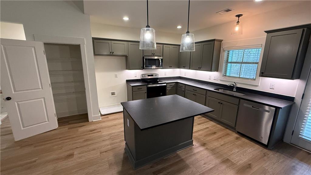 Covington, Georgia, 30014, United States, 4 Bedrooms Bedrooms, ,3 BathroomsBathrooms,Residential,For Sale,2006067