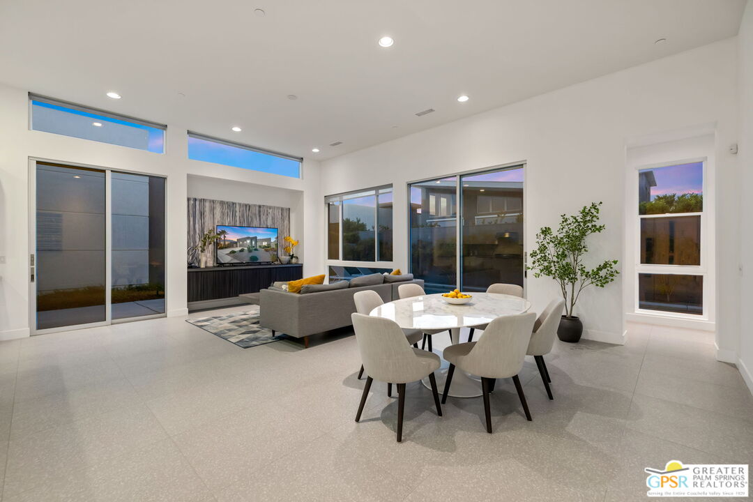 Palm Springs, California, 92262, United States, 3 Bedrooms Bedrooms, ,3 BathroomsBathrooms,Residential,For Sale,1927236