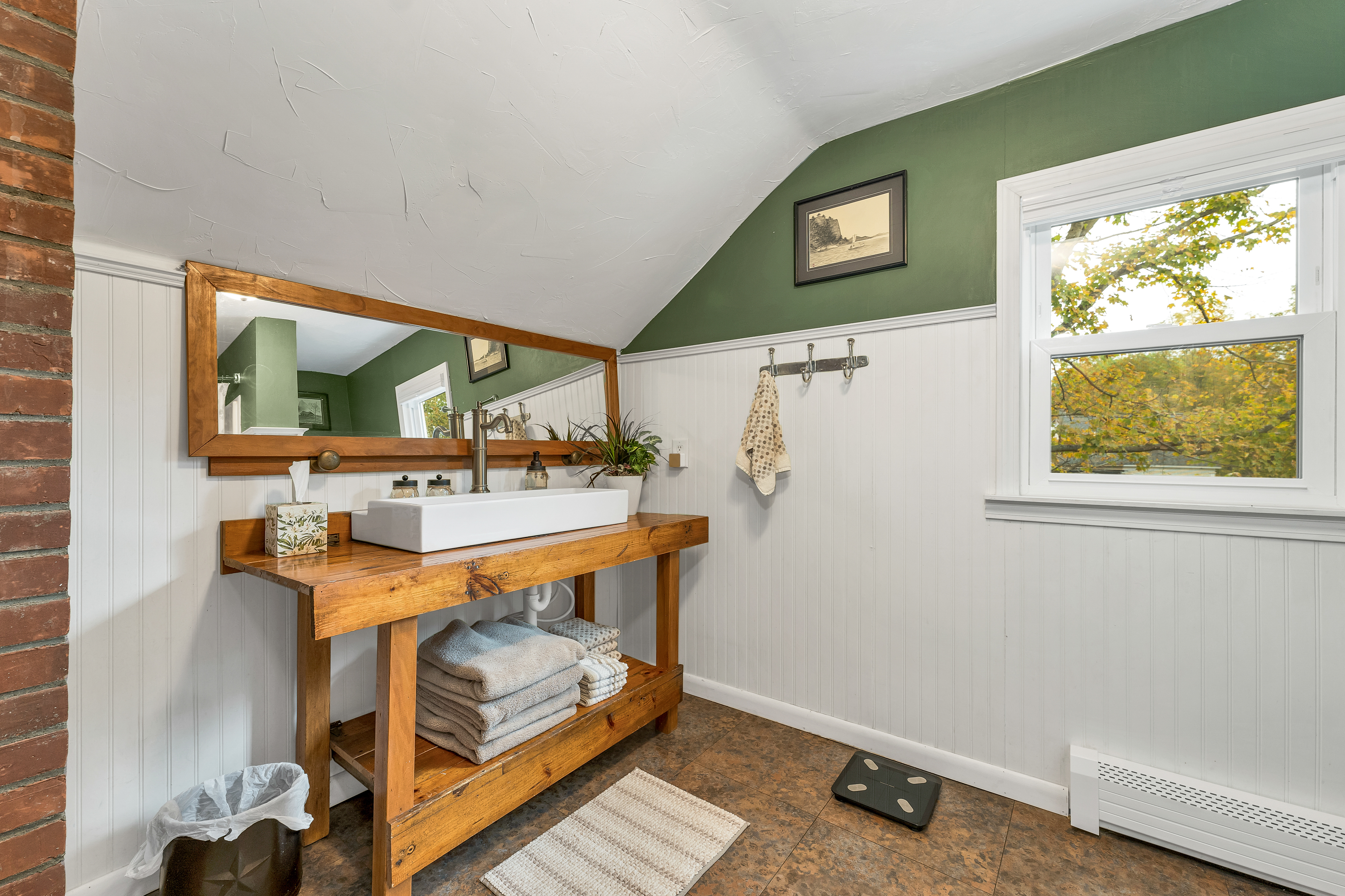 New Hampton, New Hampshire, 03256, United States, 3 Bedrooms Bedrooms, ,2 BathroomsBathrooms,Residential,For Sale,1976392