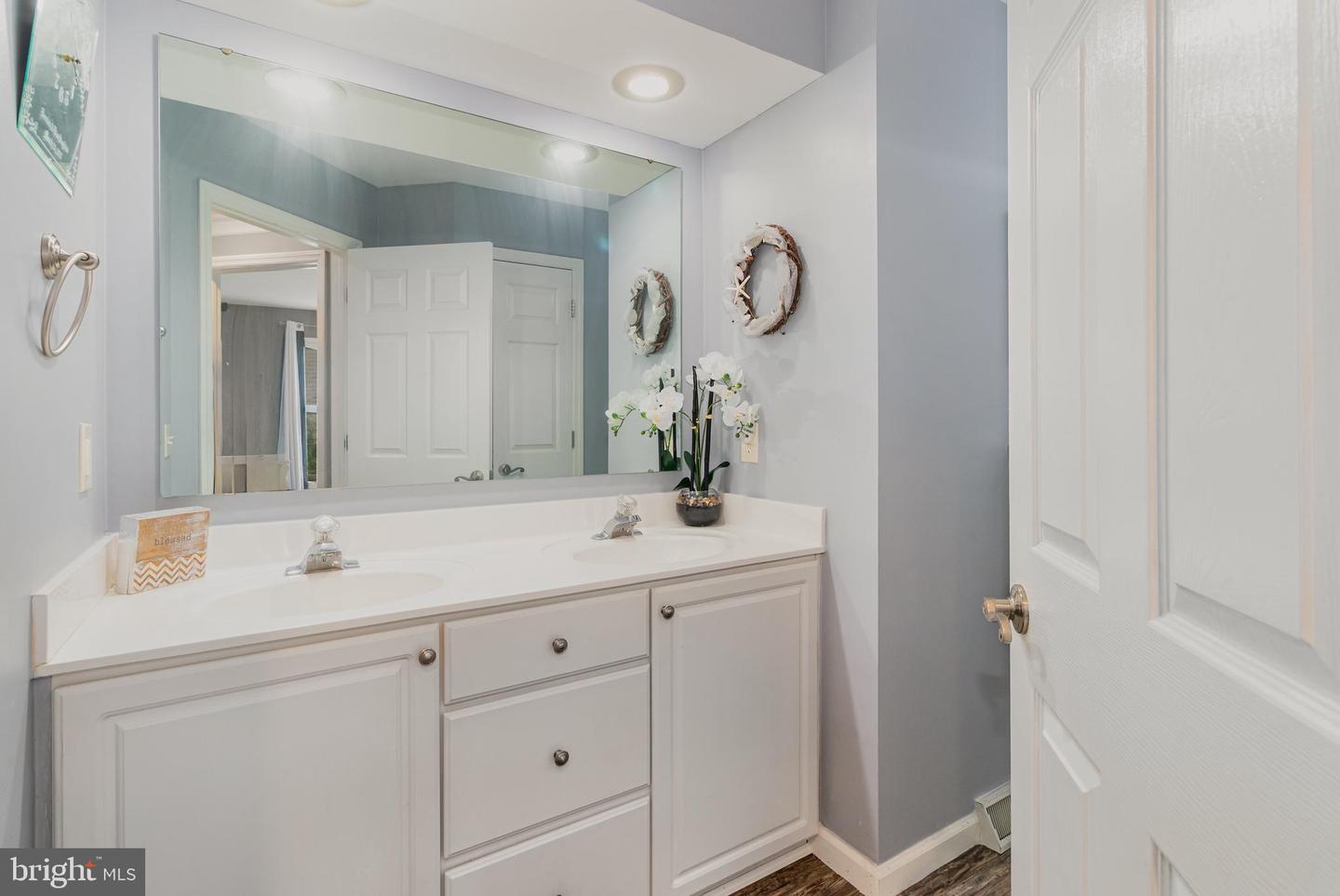 Mechanicsburg, Pennsylvania, 17050, United States, 5 Bedrooms Bedrooms, ,4 BathroomsBathrooms,Residential,For Sale,1926298