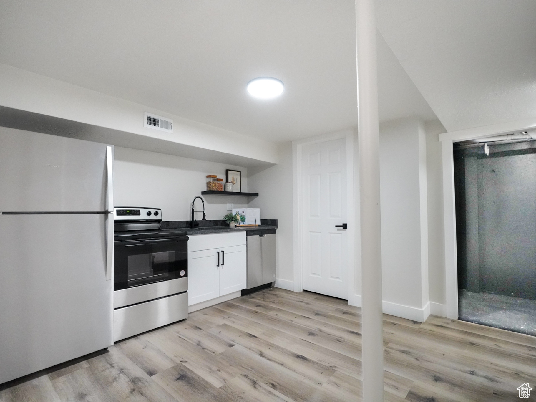 Layton, Utah, 84041, United States, 4 Bedrooms Bedrooms, ,3 BathroomsBathrooms,Residential,For Sale,1691835