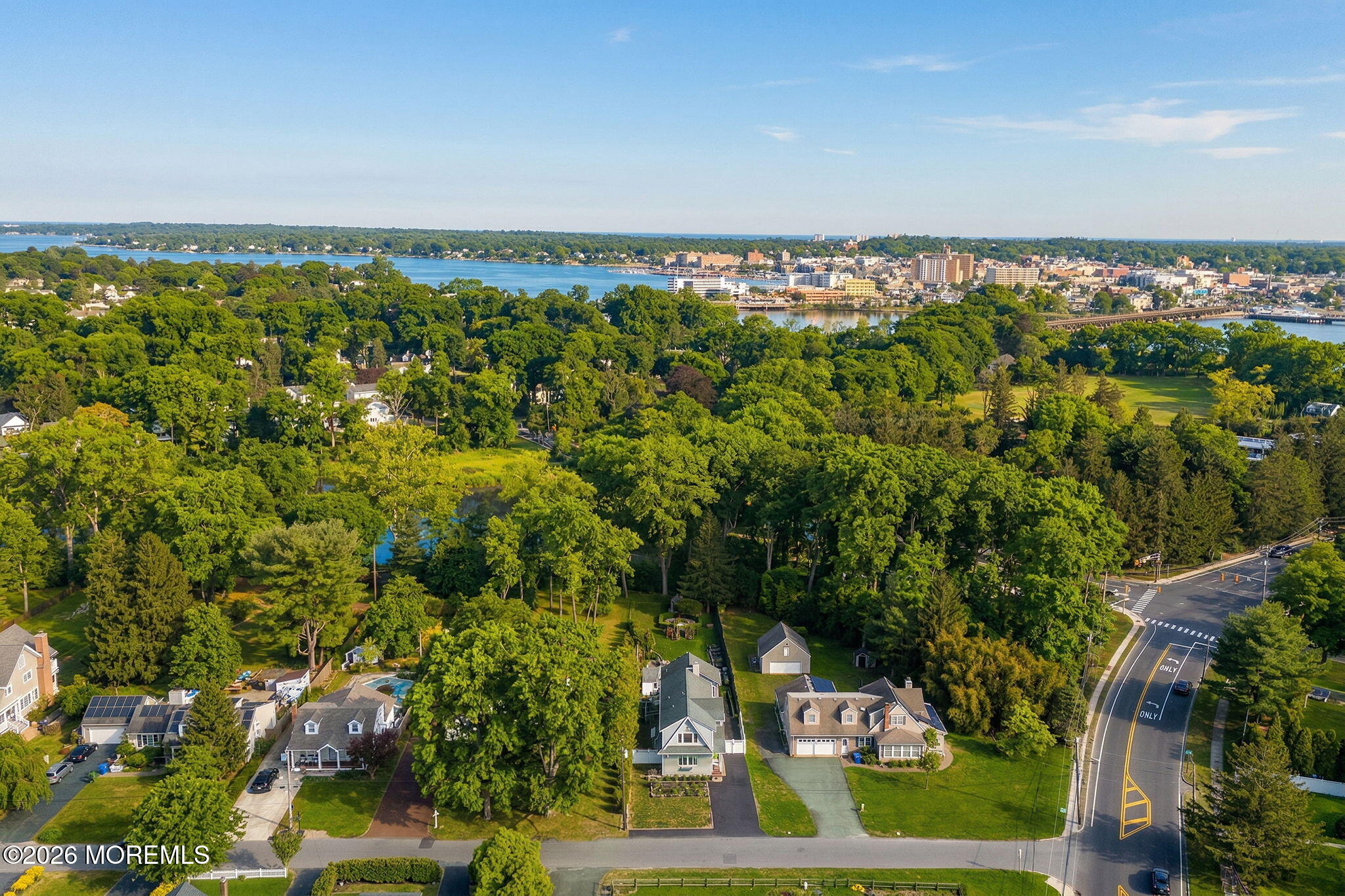 Red Bank, New Jersey, 07701, United States, ,3 BathroomsBathrooms,Residential,For Sale,2040176