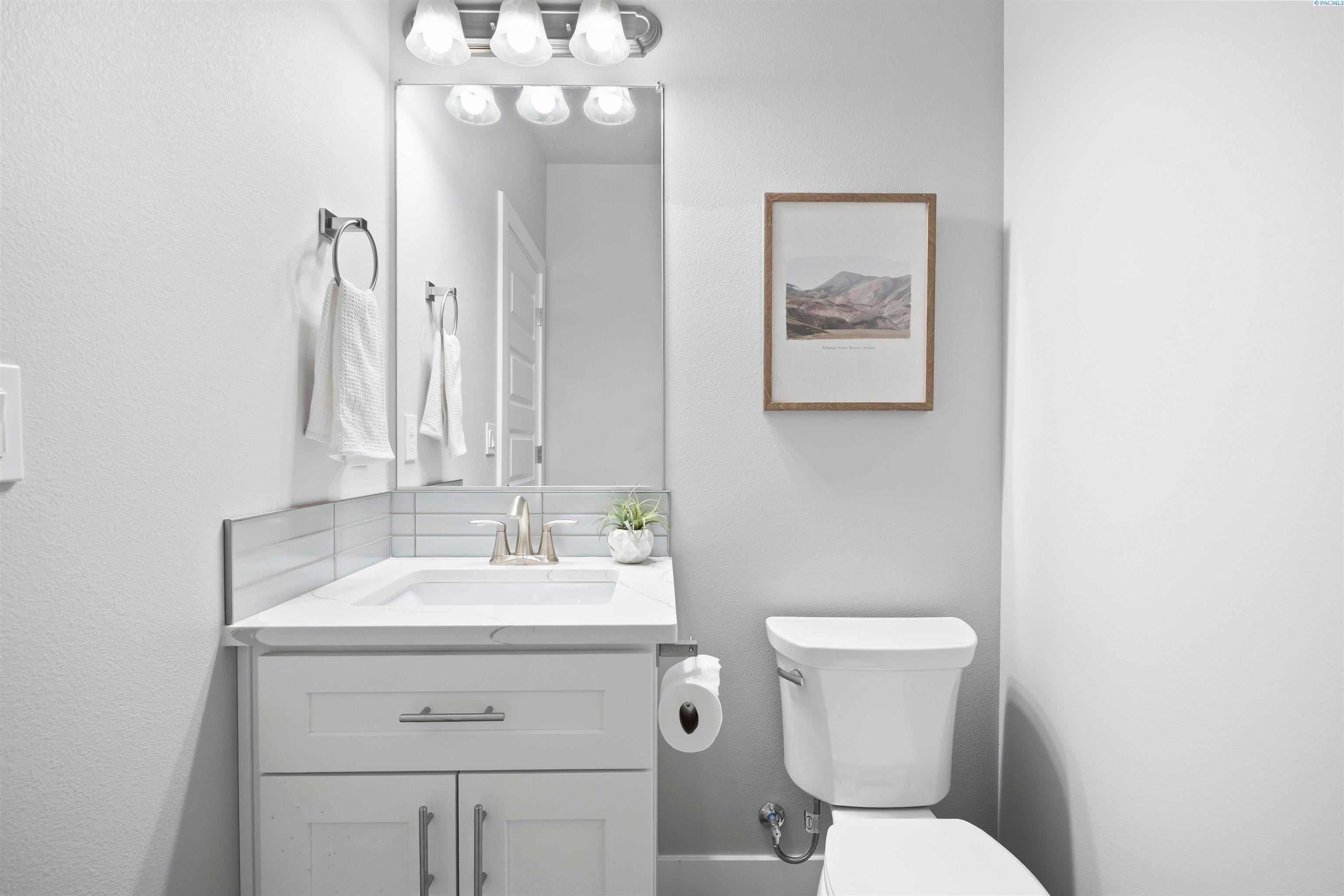 West Richland, Washington, 99353, United States, 4 Bedrooms Bedrooms, ,2 BathroomsBathrooms,Residential,For Sale,2014004